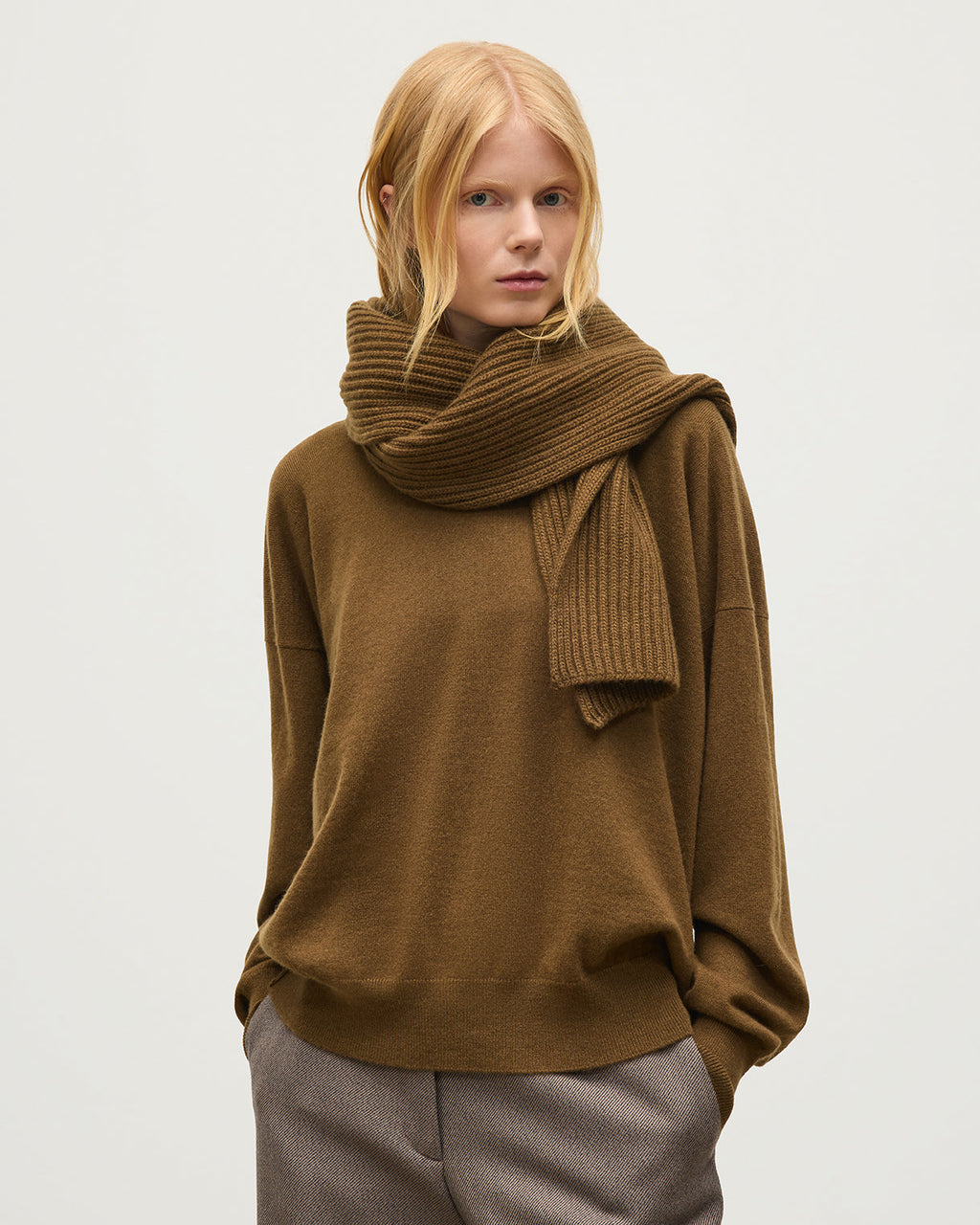 Johnstons of Elgin - Lovat Green Ribbed Cashmere Scarf