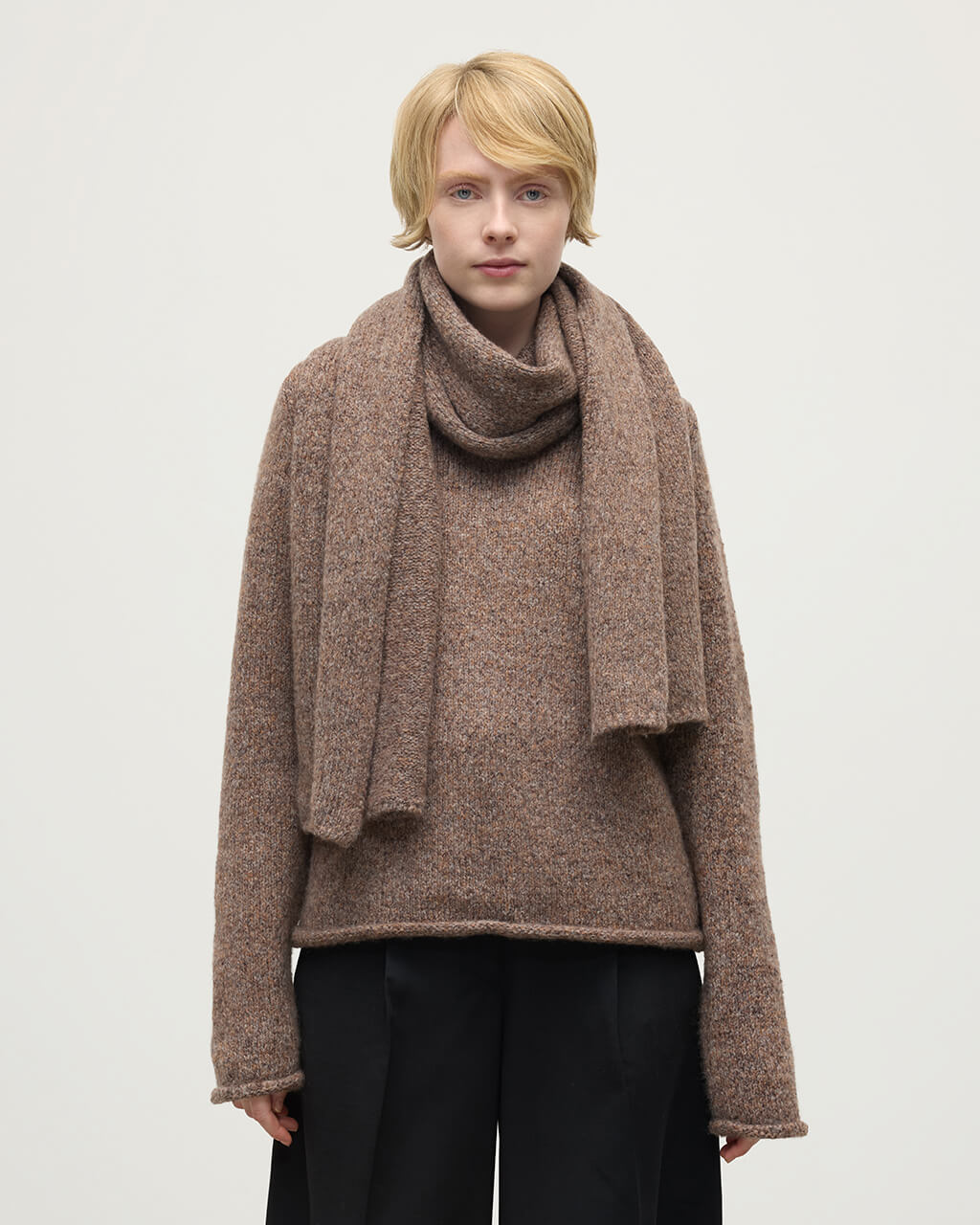 Johnstons of Elgin - Cashmere Bouclé Brown Scarf