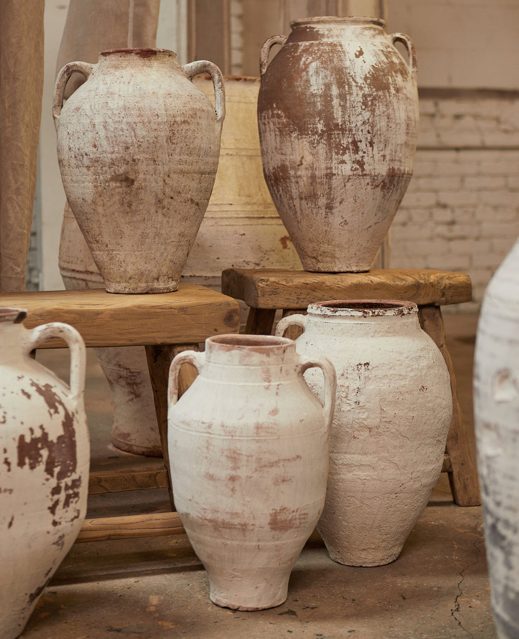 Olive Ateliers - Two Handle Pot - White Wash