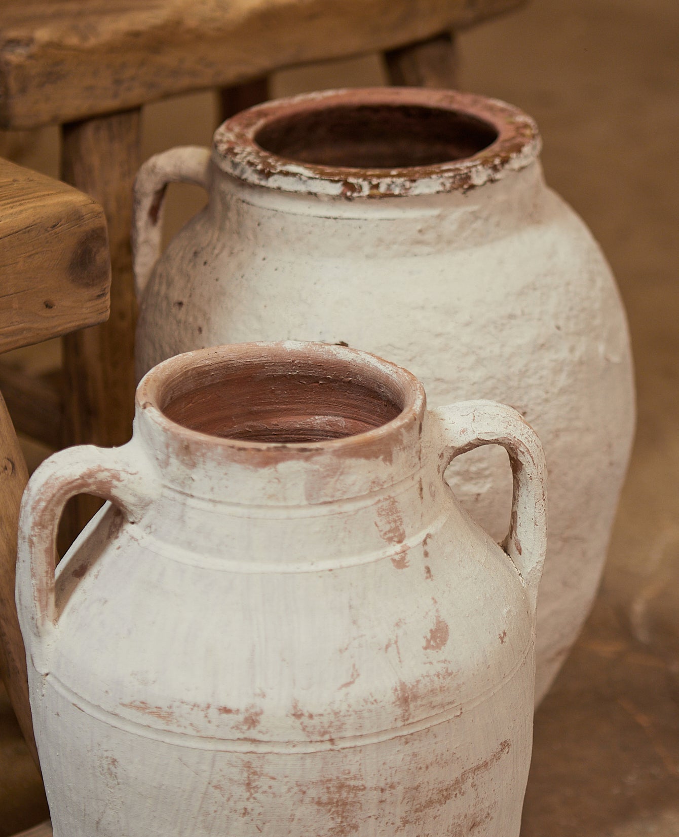 Olive Ateliers - Two Handle Pot - White Wash