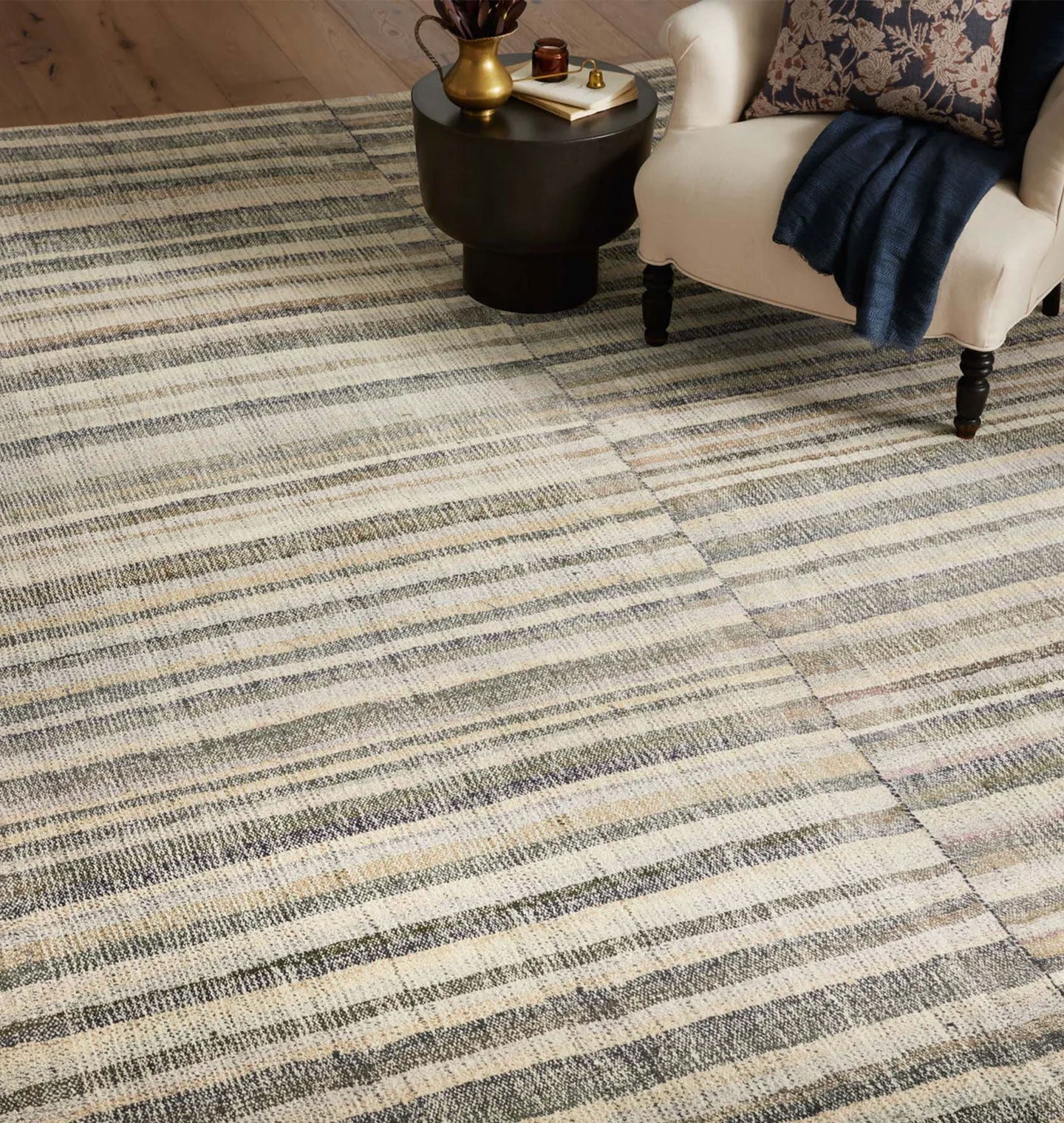 Amber Interiors - Humphrey HUM - 01 Natural / Moss