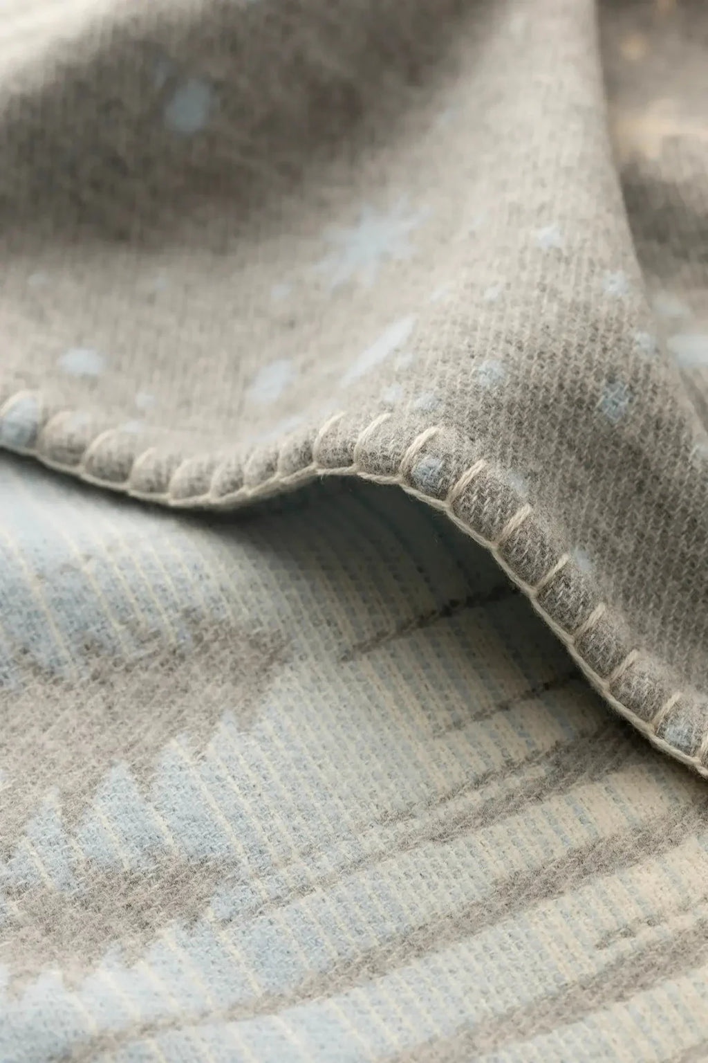 Johnstons of Elgin - Children's Blanket in Aurora
