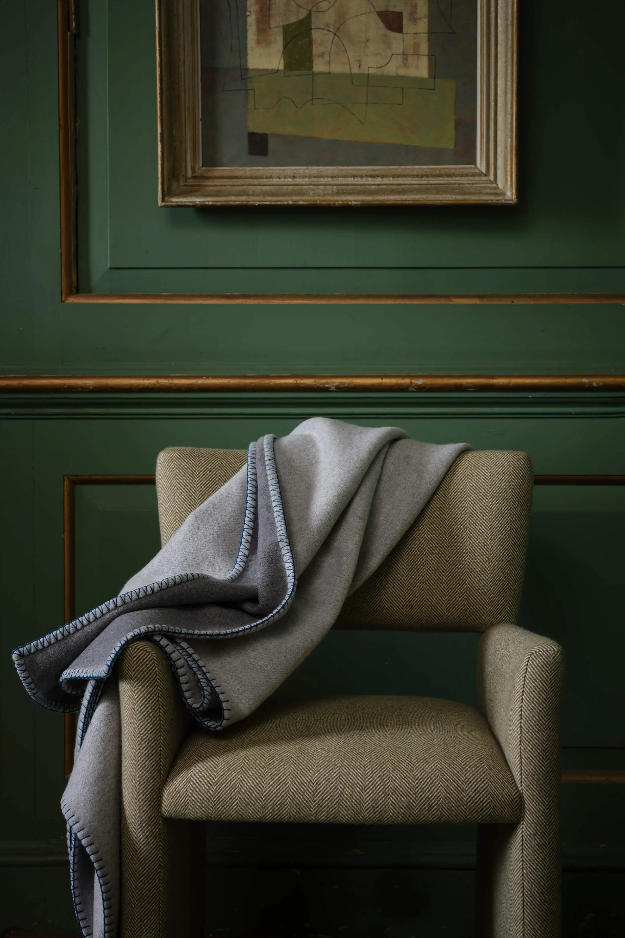Johnstons of Elgin - Reversible Blanket Stitched Throw in Silver Grey