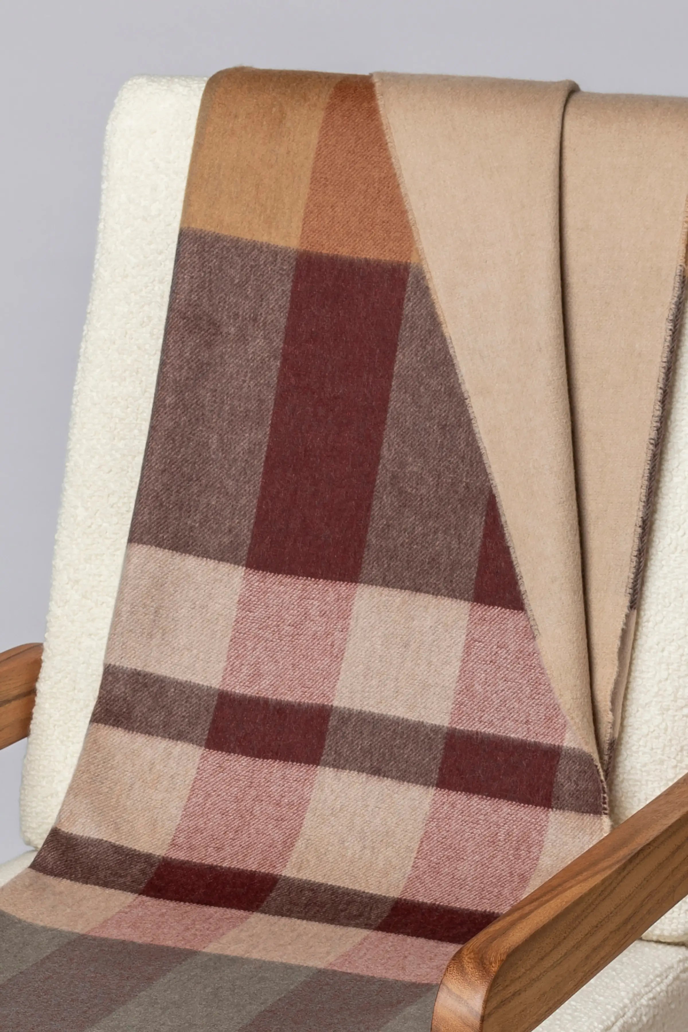 Johnstons of Elgin - Check Reversible Cashmere Throw in Rowan