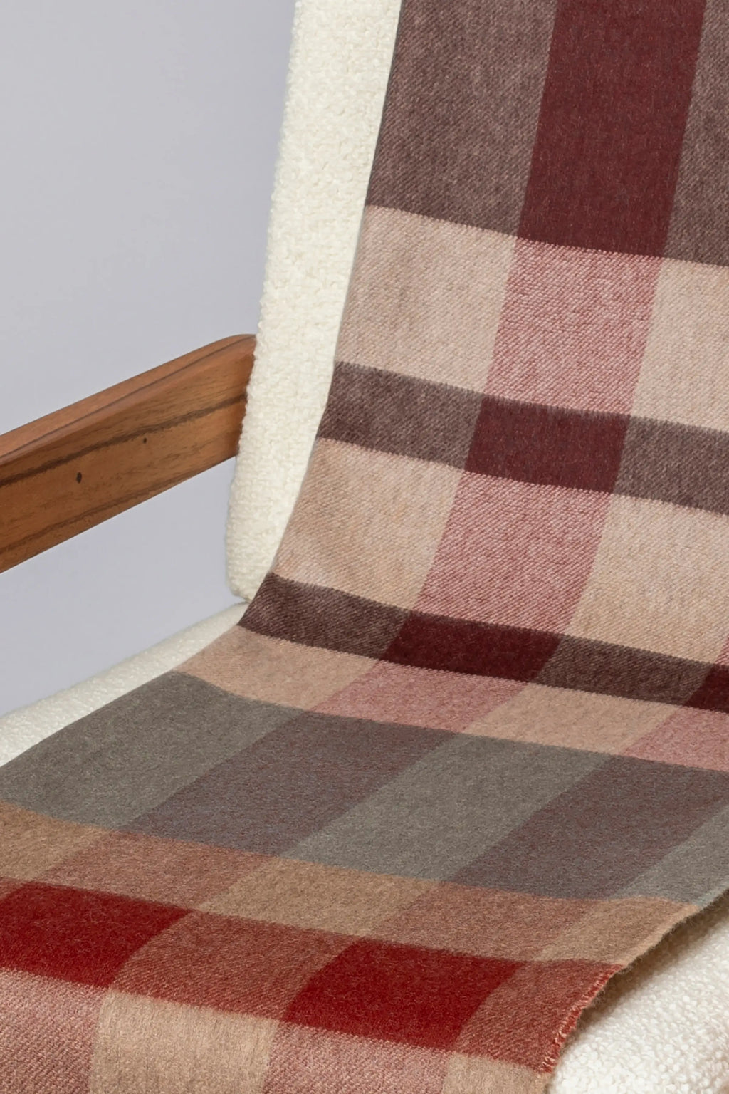 Johnstons of Elgin - Check Reversible Cashmere Throw in Rowan
