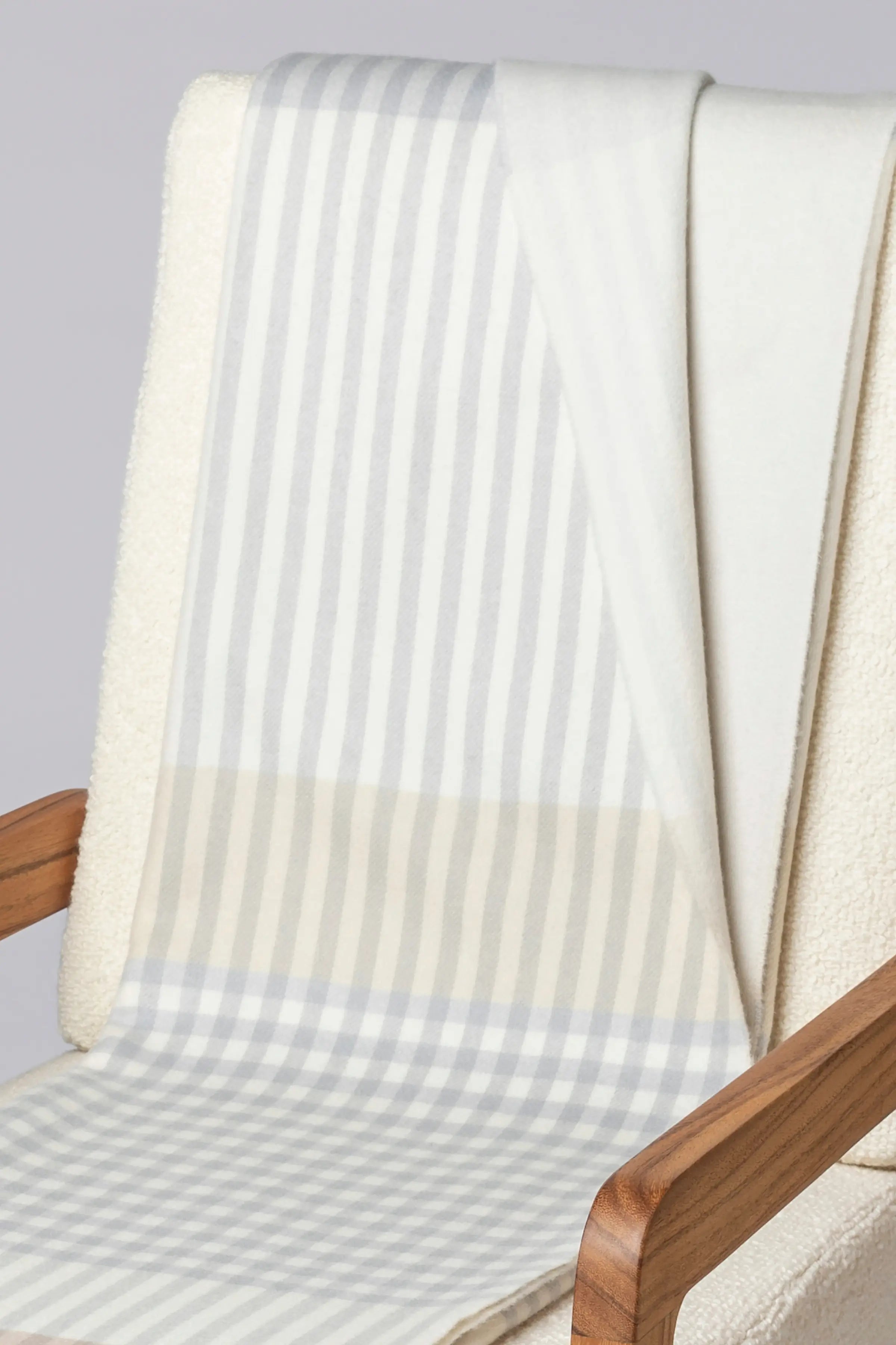 Johnstons of Elgin - Check Reversible Cashmere Throw in Heron