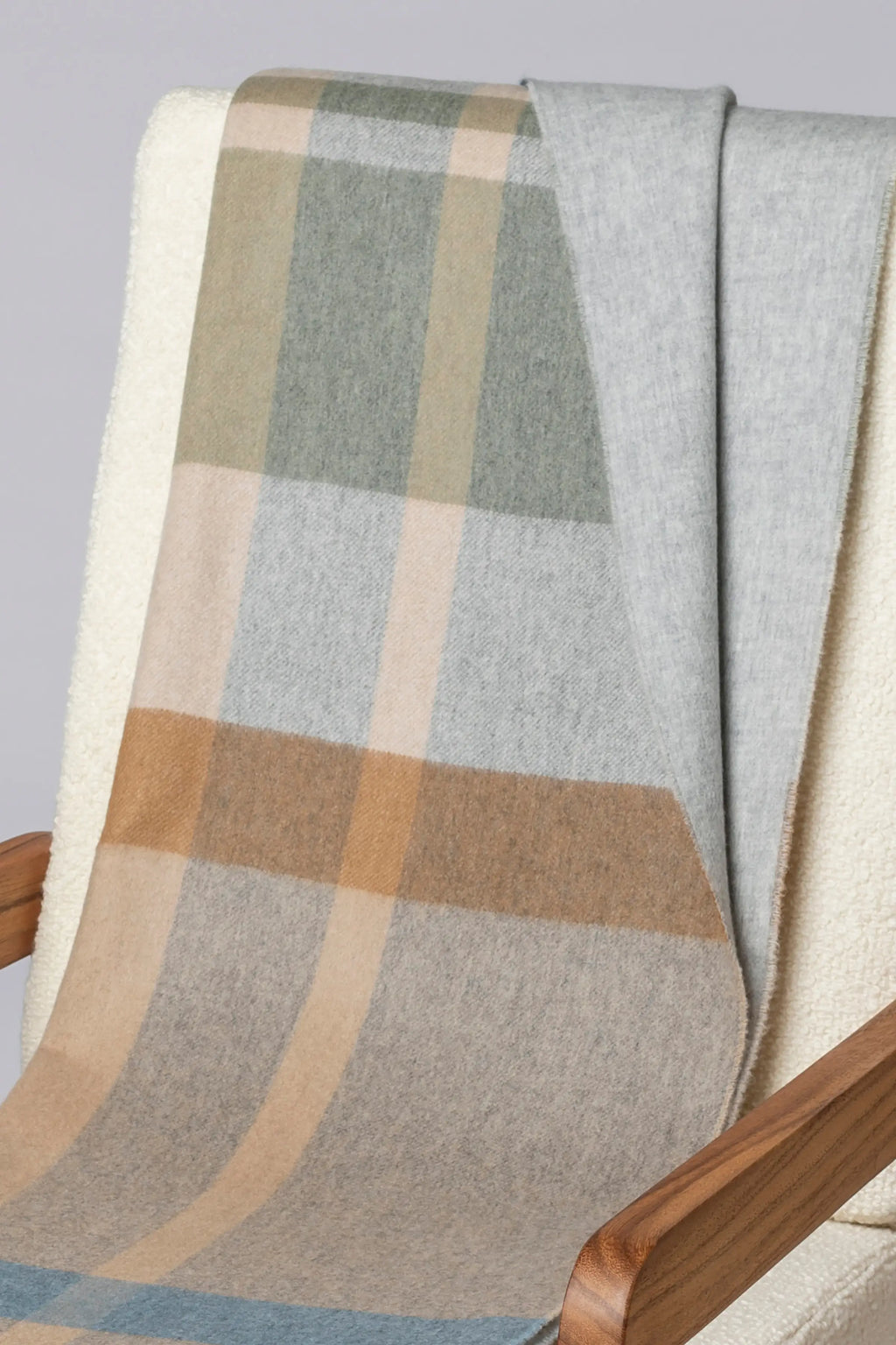 Johnstons of Elgin - Check Reversible Cashmere Throw in Birch
