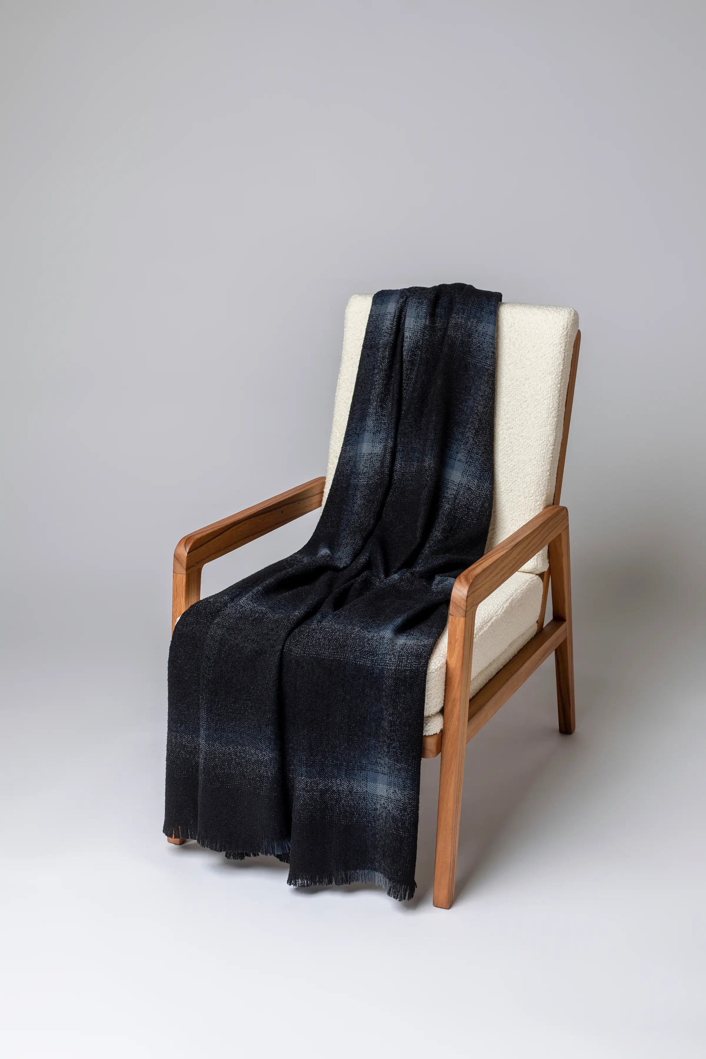 Johnstons of Elgin - Blurred Cashmere Silk Bouclé Throw in Black