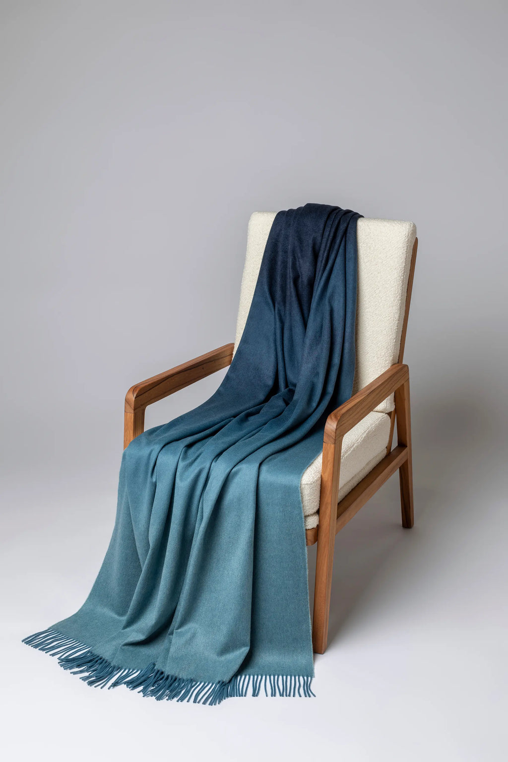 Johnstons of Elgin - Umbra Cashmere Throw in Seascape