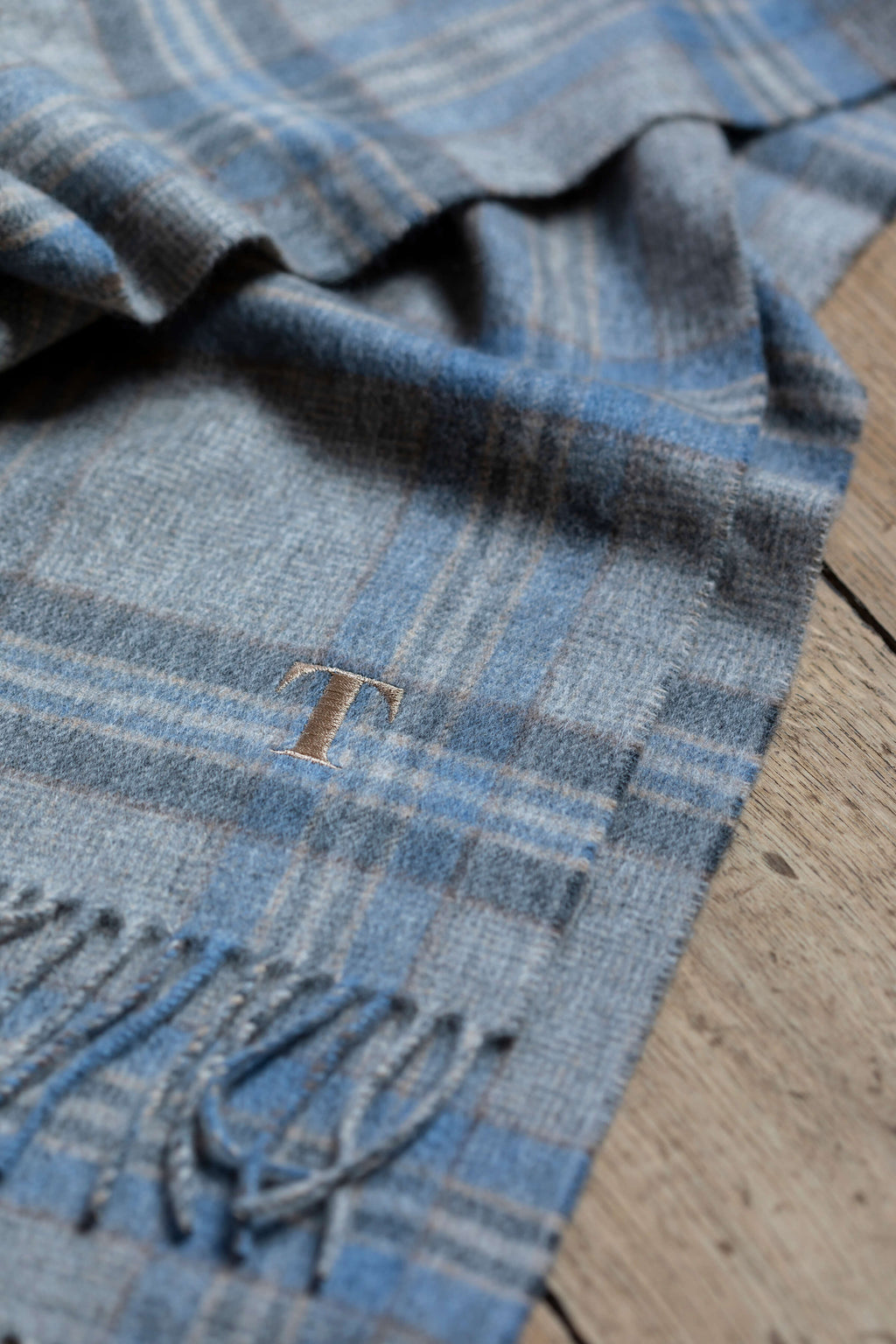 Johnstons of Elgin - Wide Cashmere Tweed Scarf