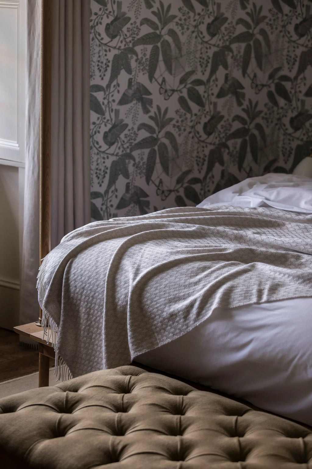 Johnstons of Elgin - Trellis Weave Merino Bed Throw in Silver