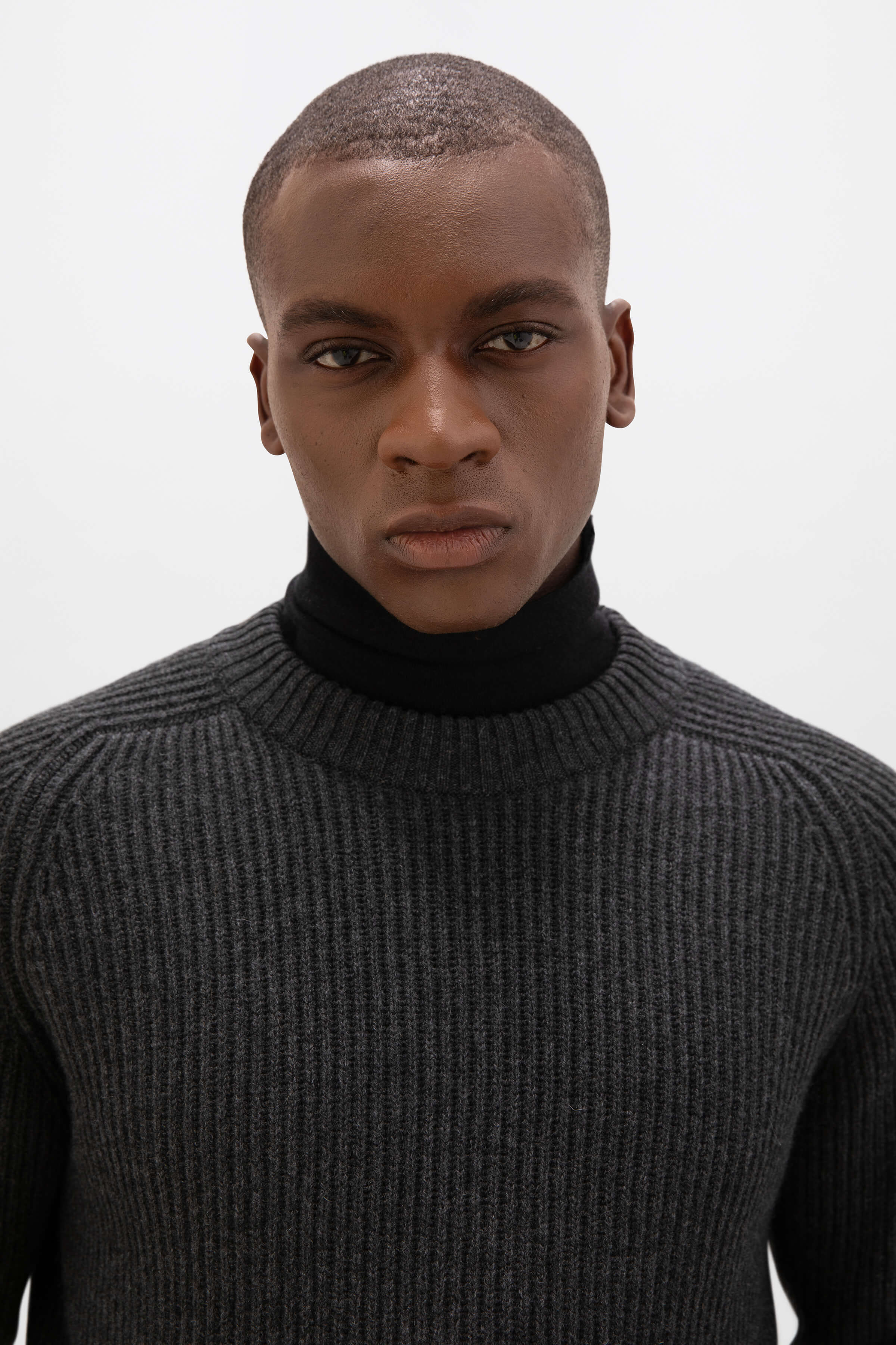 Johnstons of Elgin - Contrast Neck Dark Grey Cashmere Jumper