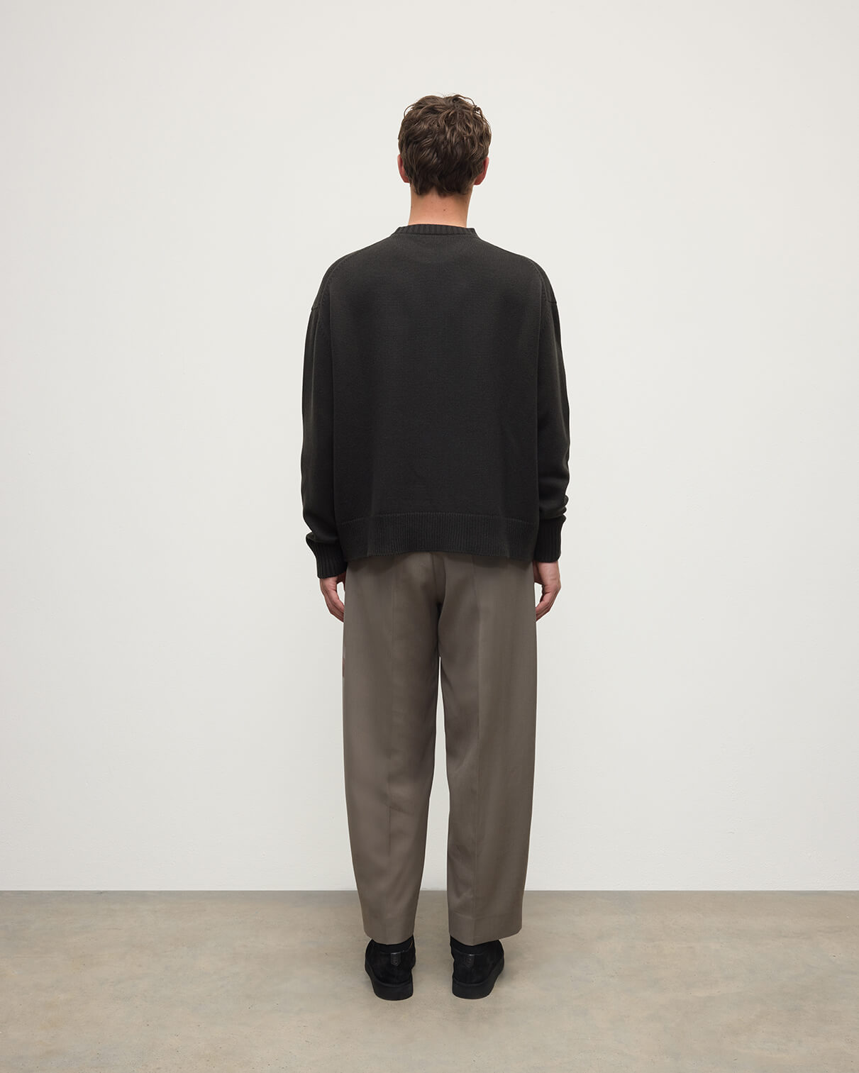 Johnstons of Elgin - Oversized Dark Grey Cashmere Jumper