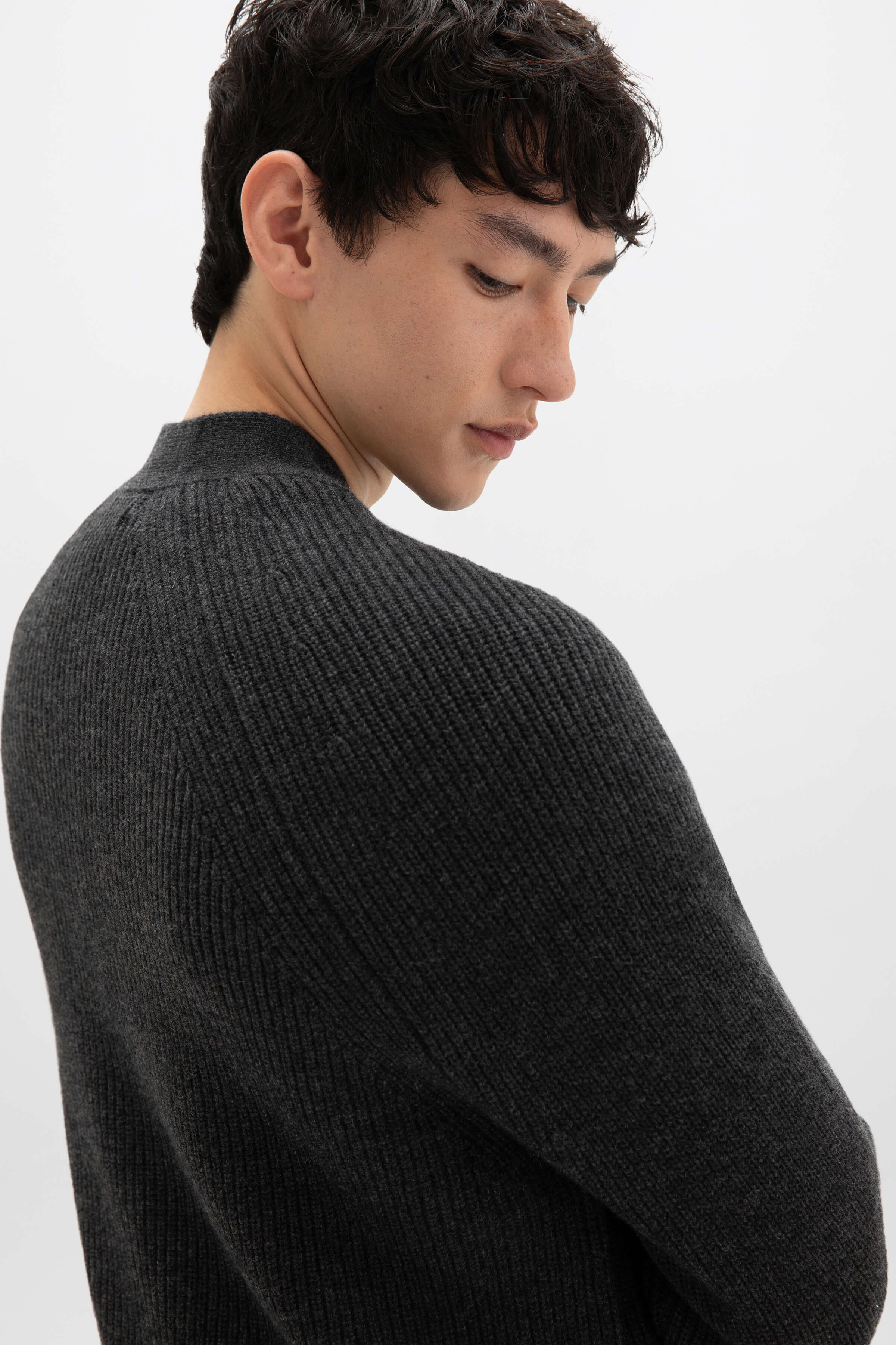 Johnstons of Elgin - Relaxed Dark Grey Cashmere Cardigan