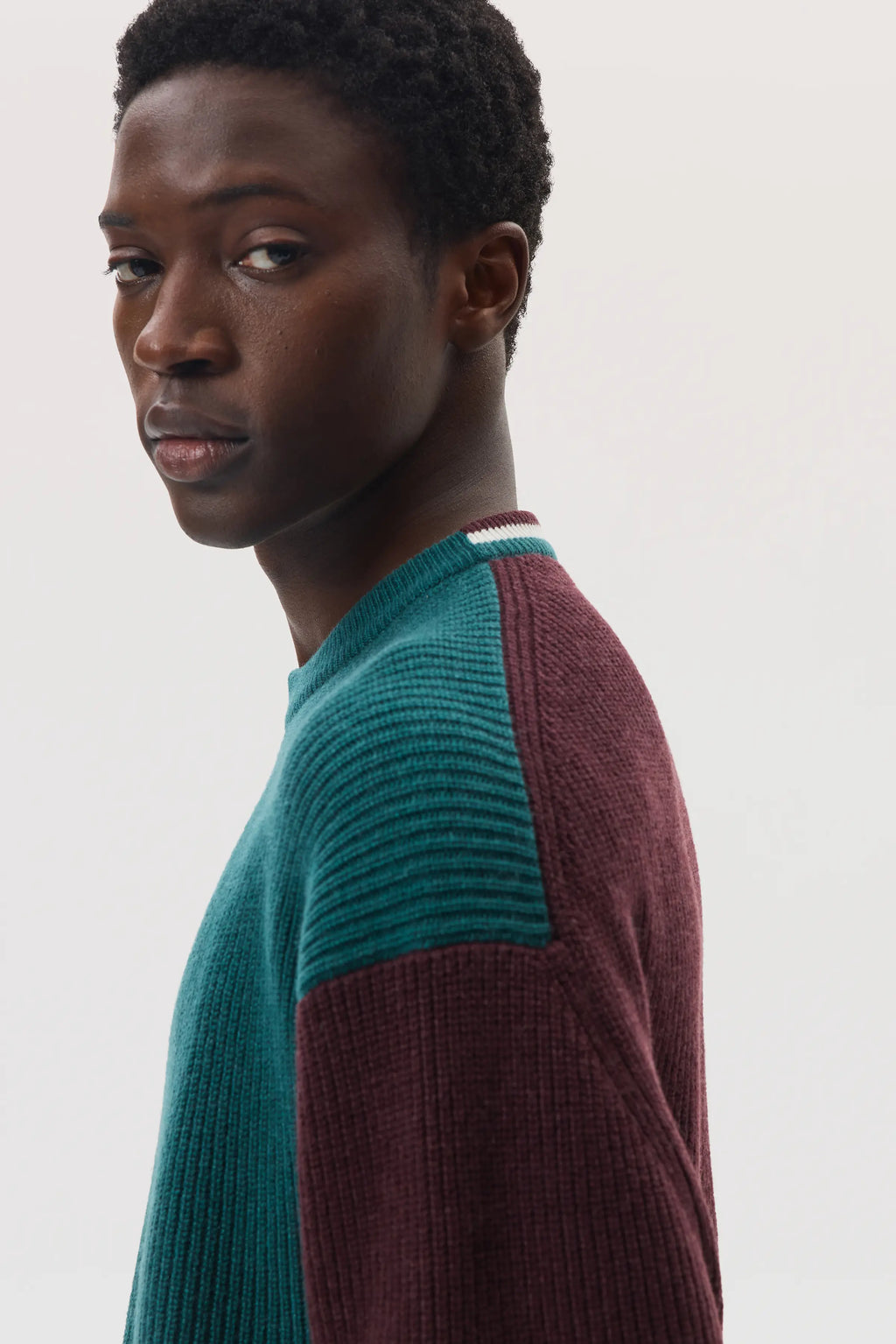 Johnstons of Elgin - Colour Block Relaxed Cashmere Jumper