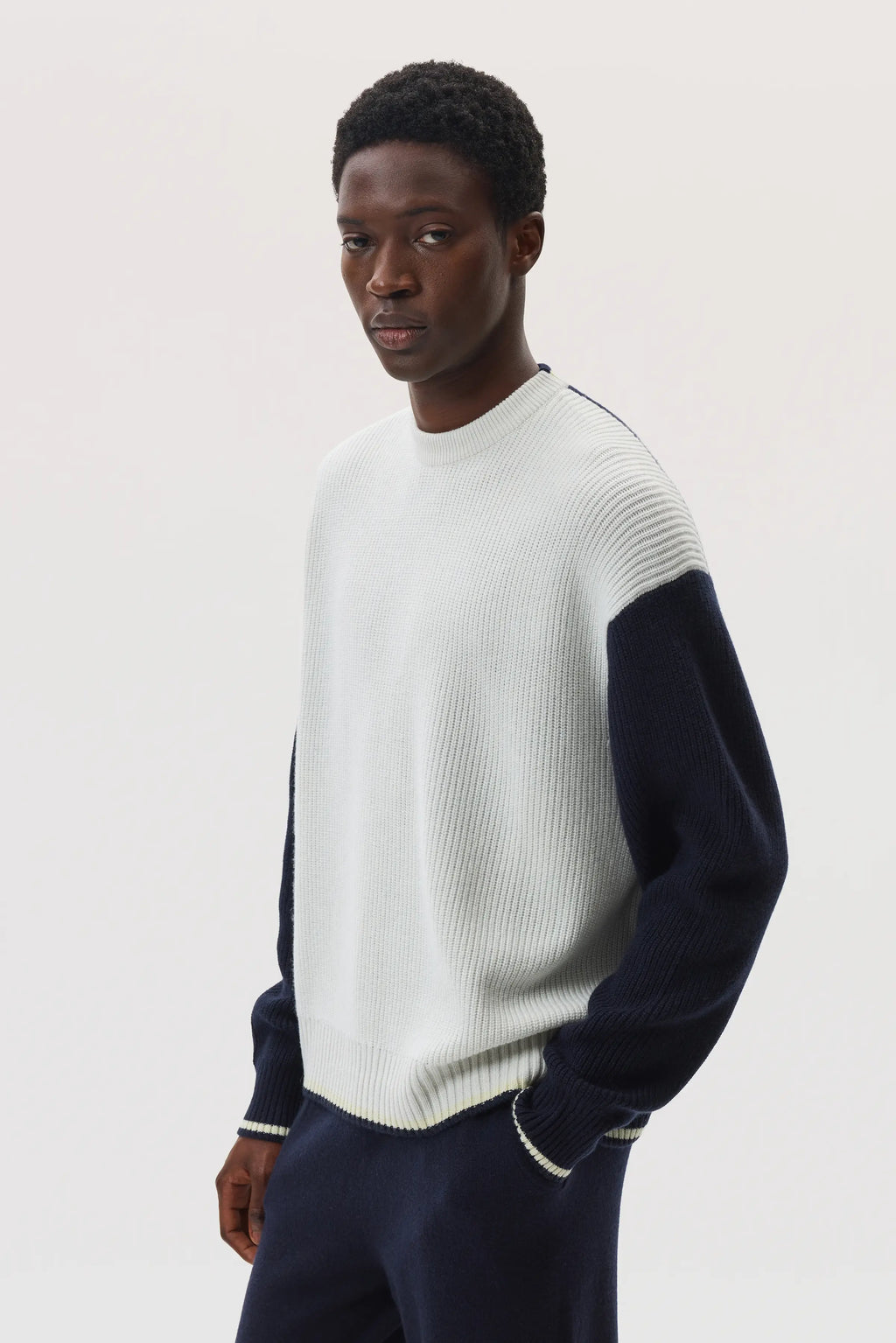 Johnstons of Elgin - Colour Block Relaxed Cashmere Jumper