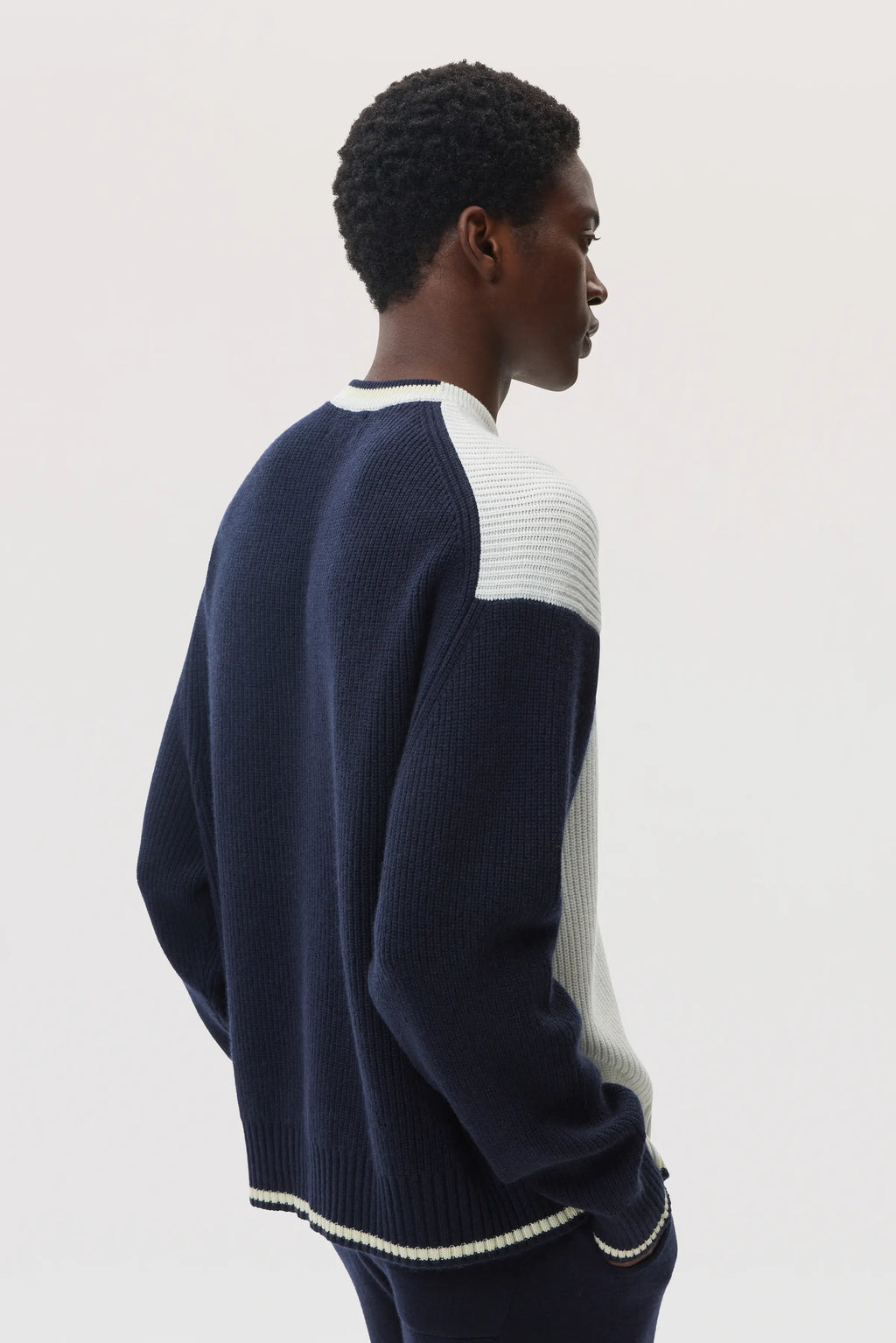 Johnstons of Elgin - Colour Block Relaxed Cashmere Jumper
