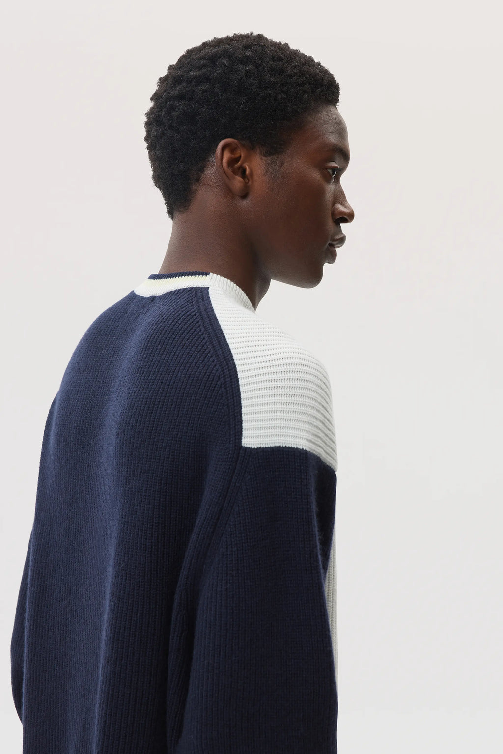 Johnstons of Elgin - Colour Block Relaxed Cashmere Jumper