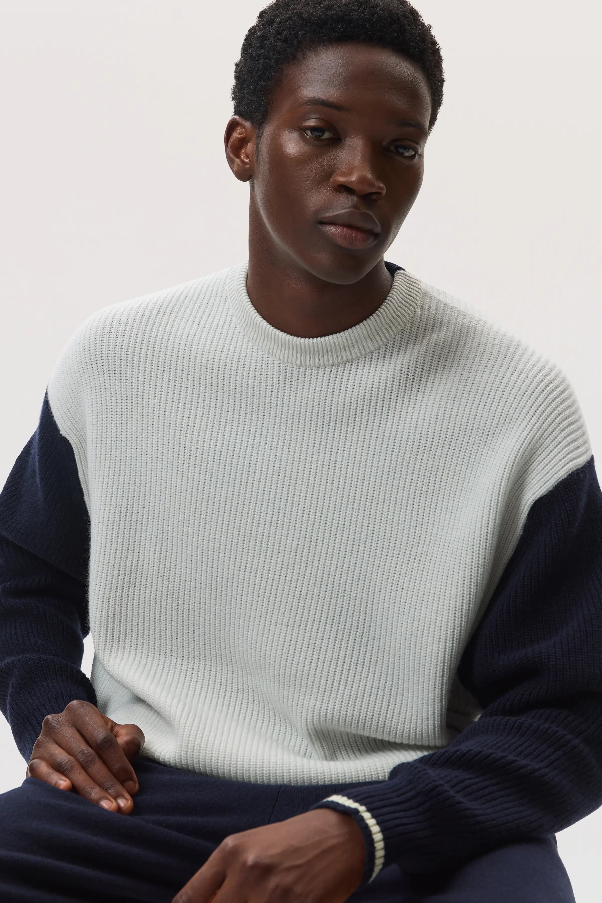 Johnstons of Elgin - Colour Block Relaxed Cashmere Jumper