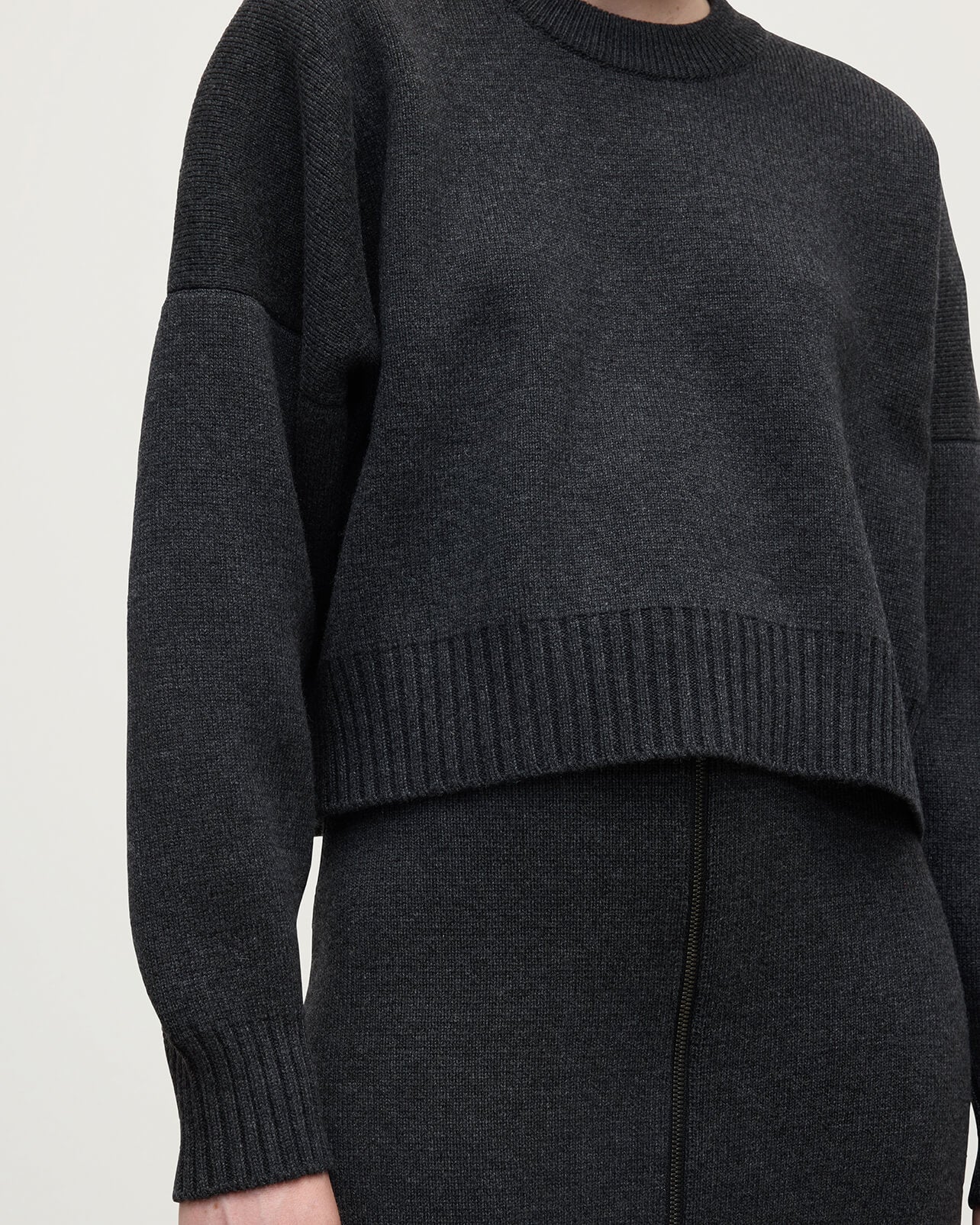 Johnstons of Elgin - Cropped Milano Dark Grey Cashmere Jumper