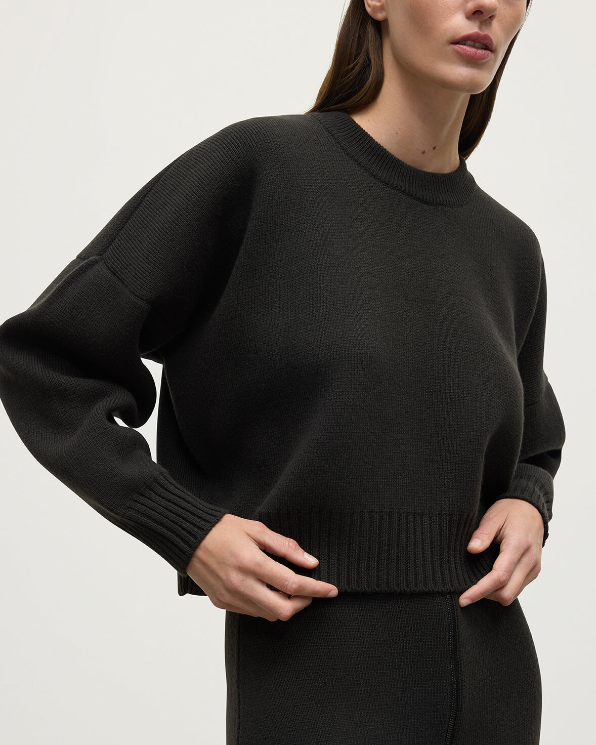 Johnstons of Elgin - Cropped Milano Mid Grey Cashmere Jumper