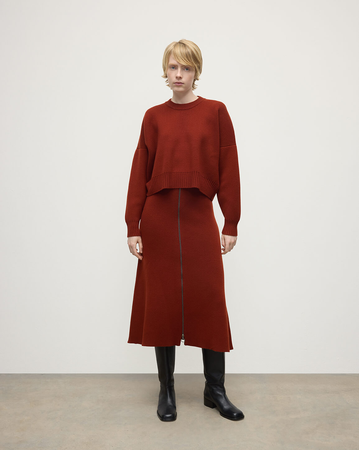 Johnstons of Elgin - Cropped Milano Dark Red Cashmere Jumper