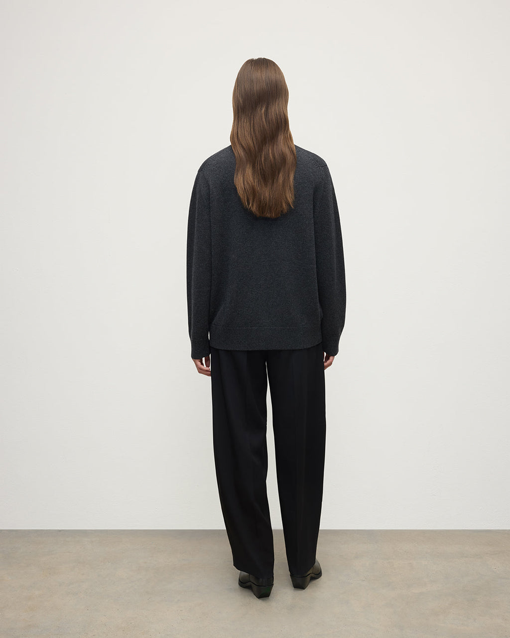 Johnstons of Elgin - Boyfriend - Fit Dark Grey Cashmere Cardigan