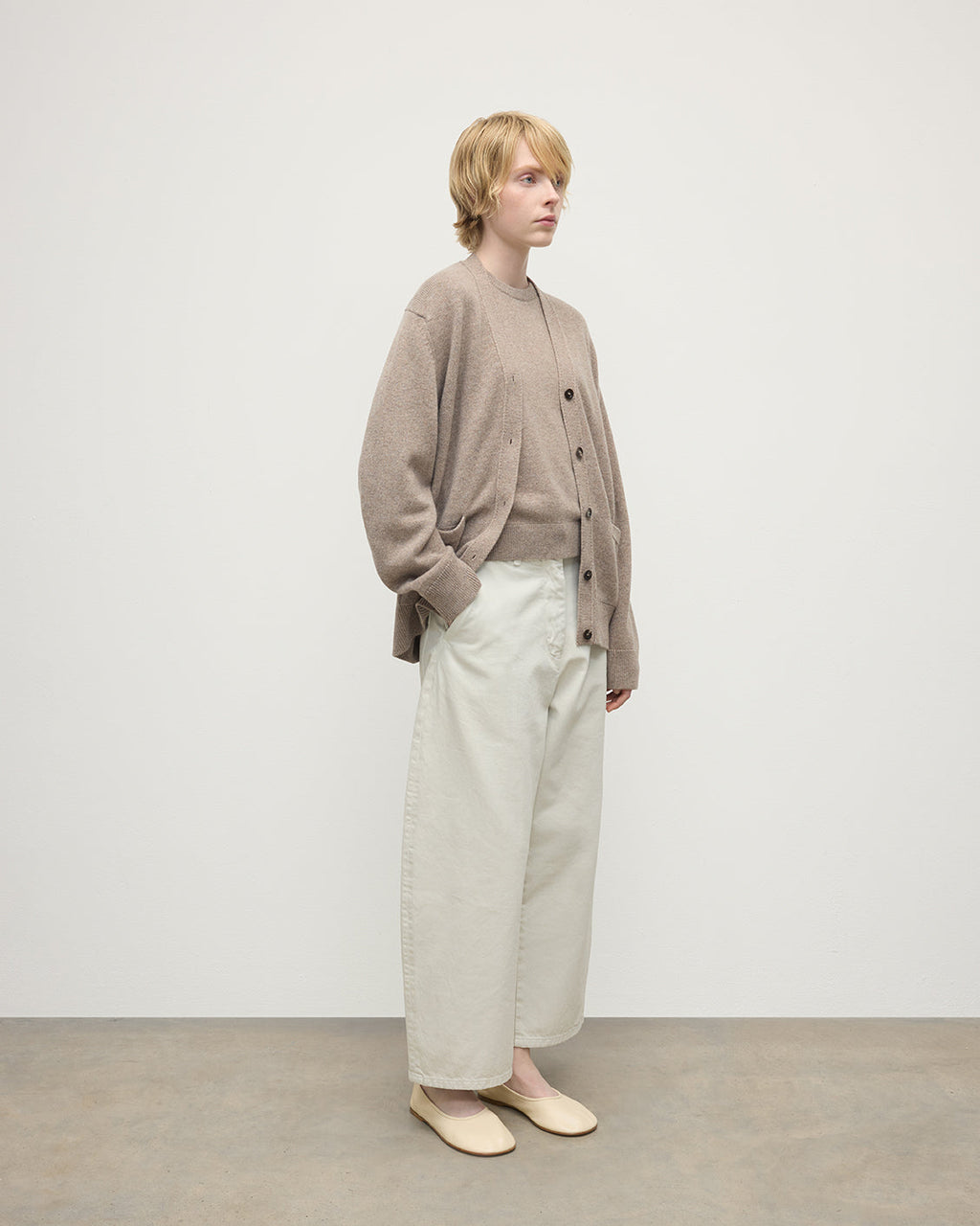 Johnstons of Elgin - Boyfriend - Fit Light Brown Cashmere Cardigan