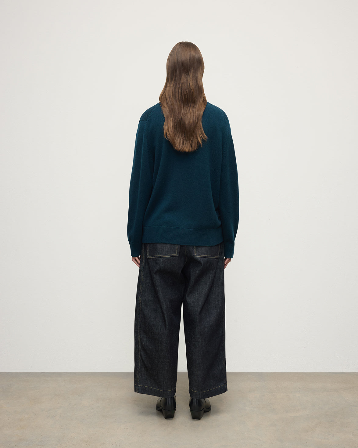 Johnstons of Elgin - Boyfriend - Fit Dark Green Cashmere Cardigan
