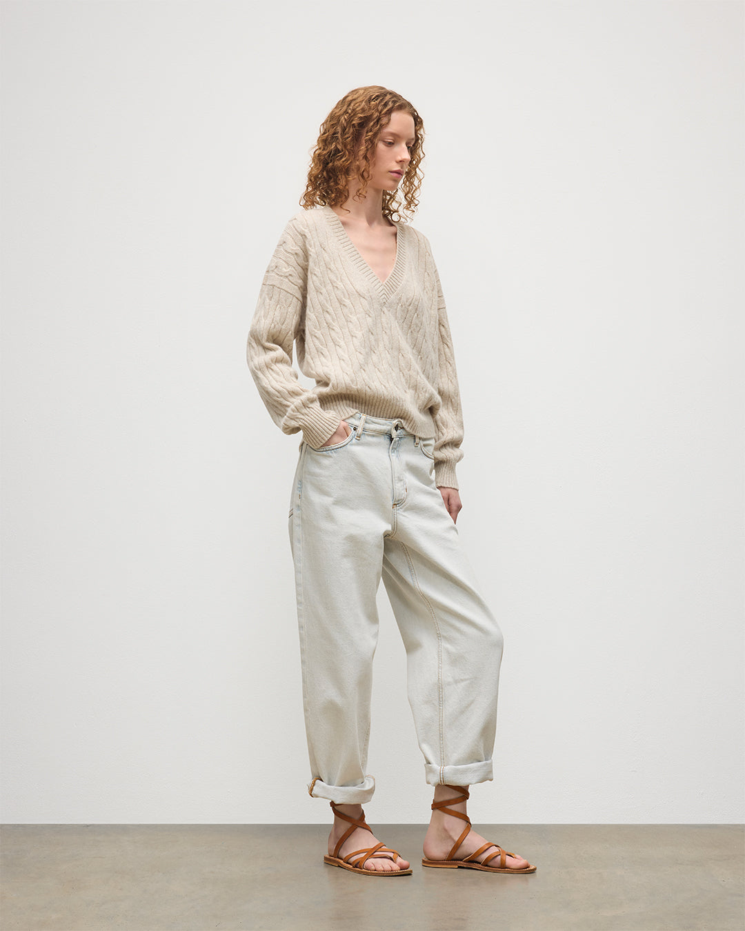 Johnstons of Elgin - Kylesku Cream Deep V Cashmere Jumper