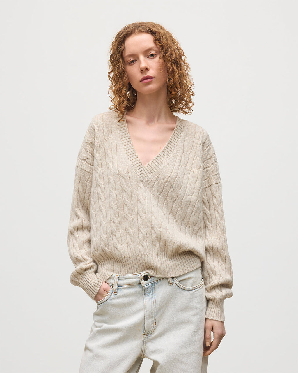 Johnstons of Elgin - Kylesku Cream Deep V Cashmere Jumper