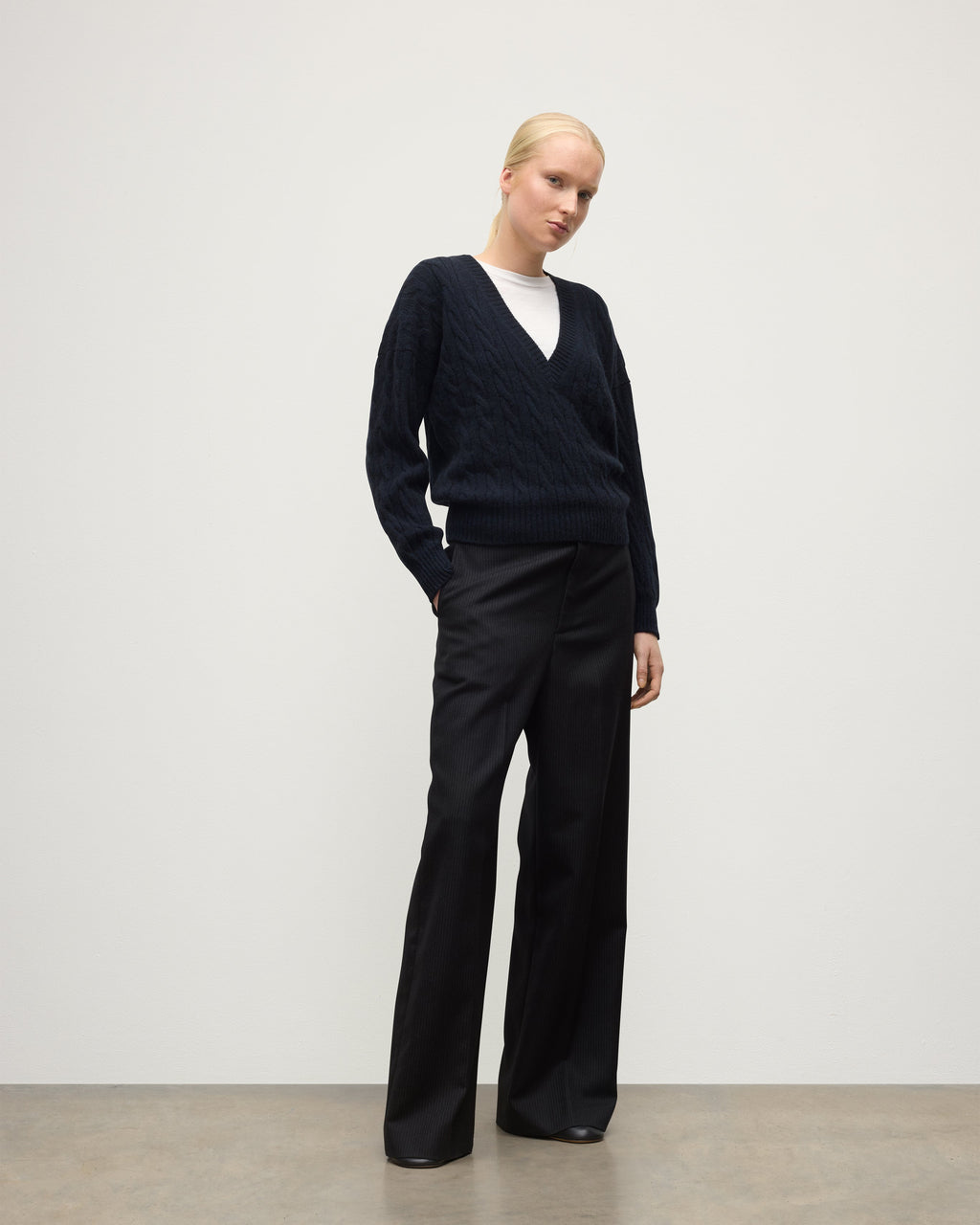 Johnstons of Elgin - Kylesku Deep V Dark Blue Cashmere Jumper