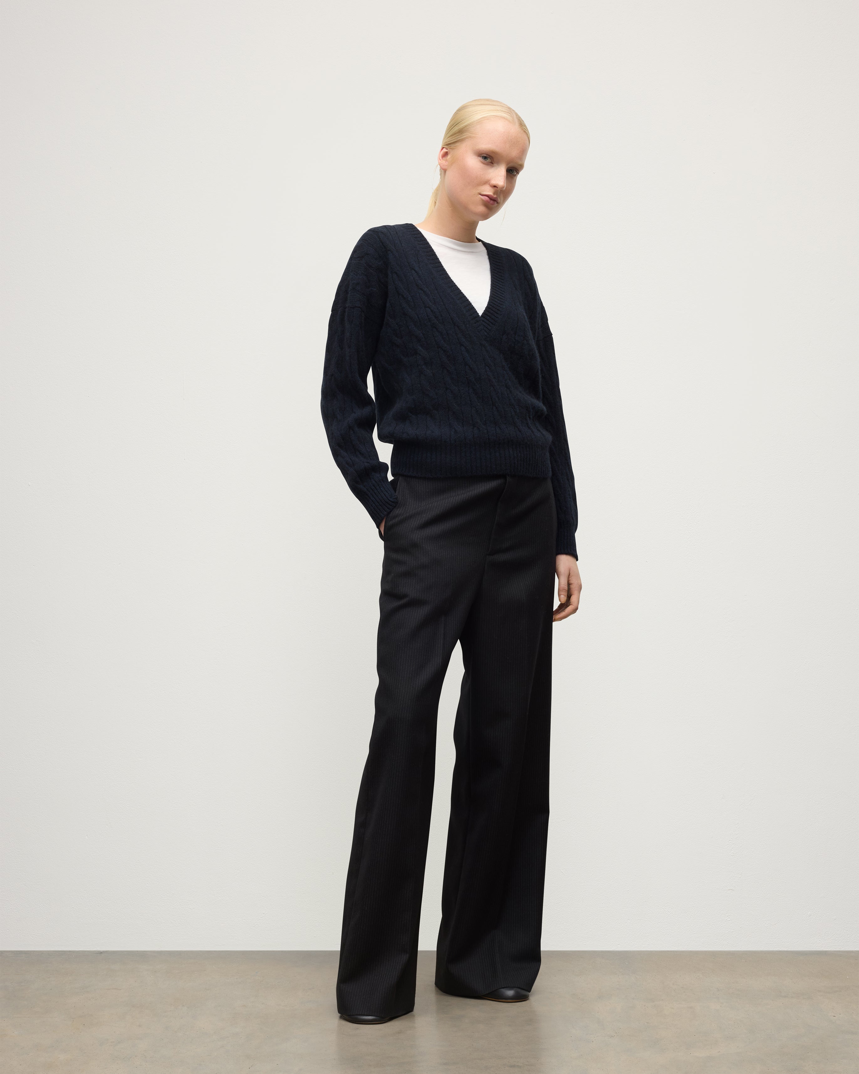 Johnstons of Elgin - Kylesku Deep V Dark Blue Cashmere Jumper