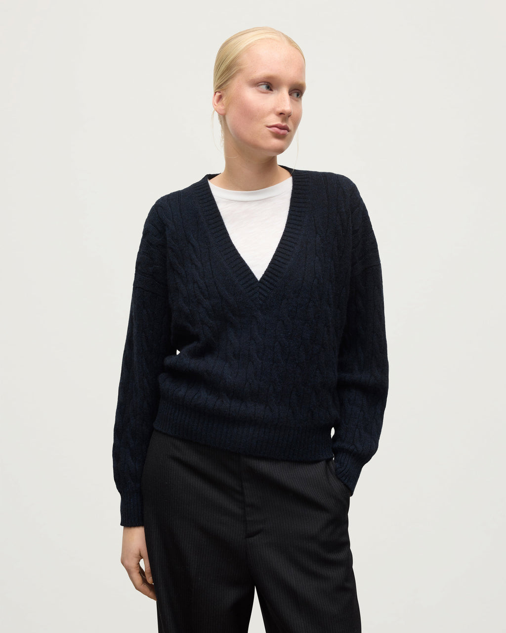 Johnstons of Elgin - Kylesku Deep V Dark Blue Cashmere Jumper