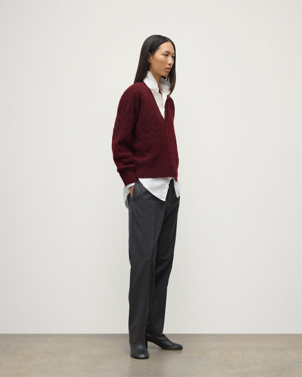 Johnstons of Elgin - Kylesku Deep V Dark Red Cashmere Jumper