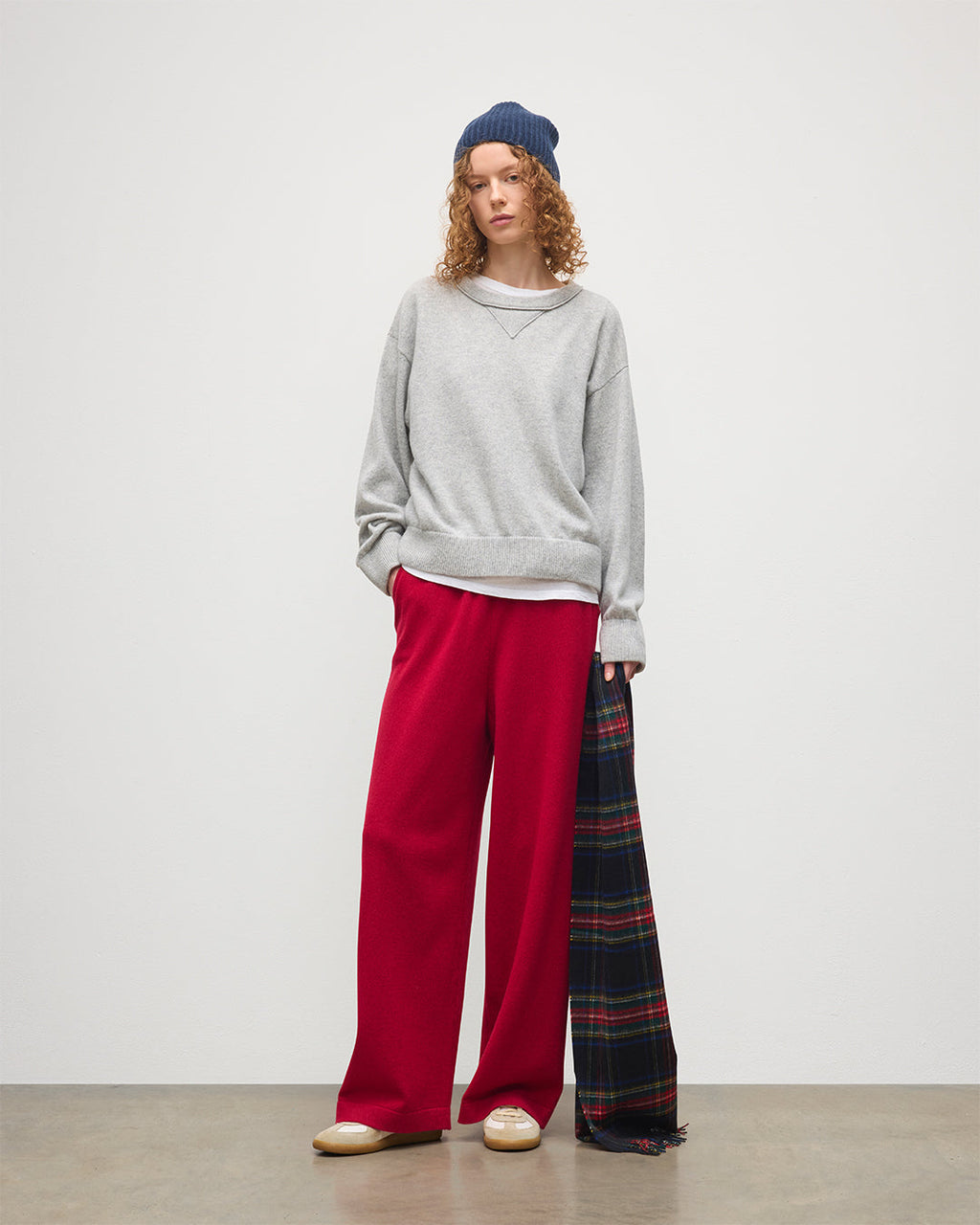 Johnstons of Elgin - Stella Pale Grey Cashmere Sweatshirt