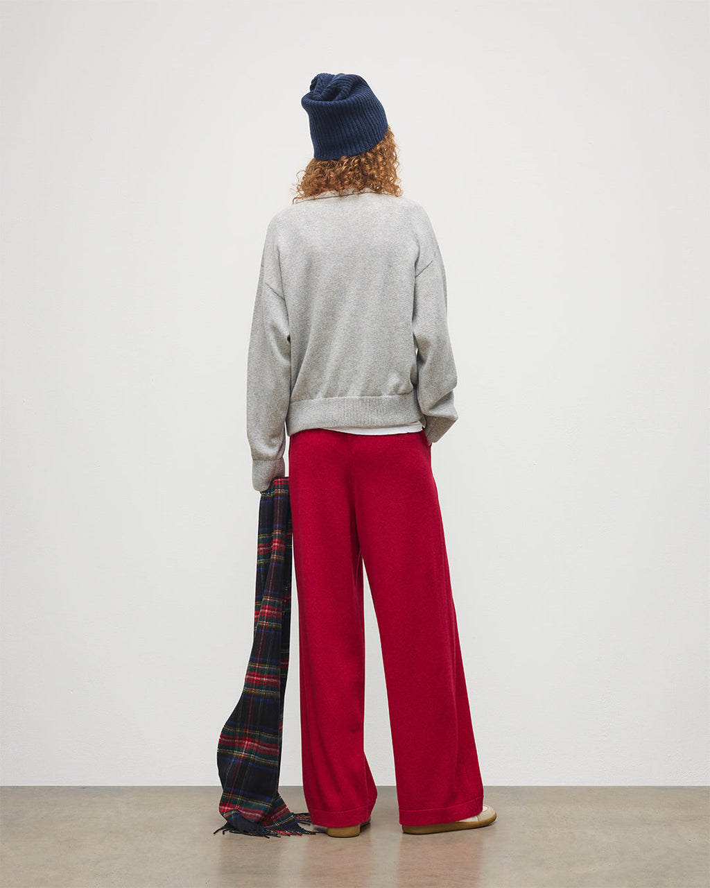 Johnstons of Elgin - Stella Pale Grey Cashmere Sweatshirt