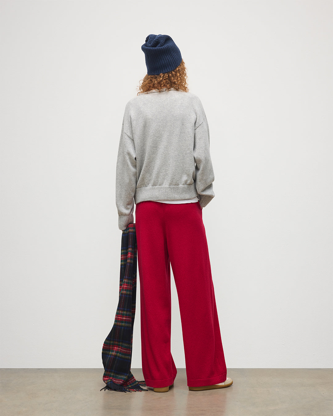 Johnstons of Elgin - Stella Pale Grey Cashmere Sweatshirt