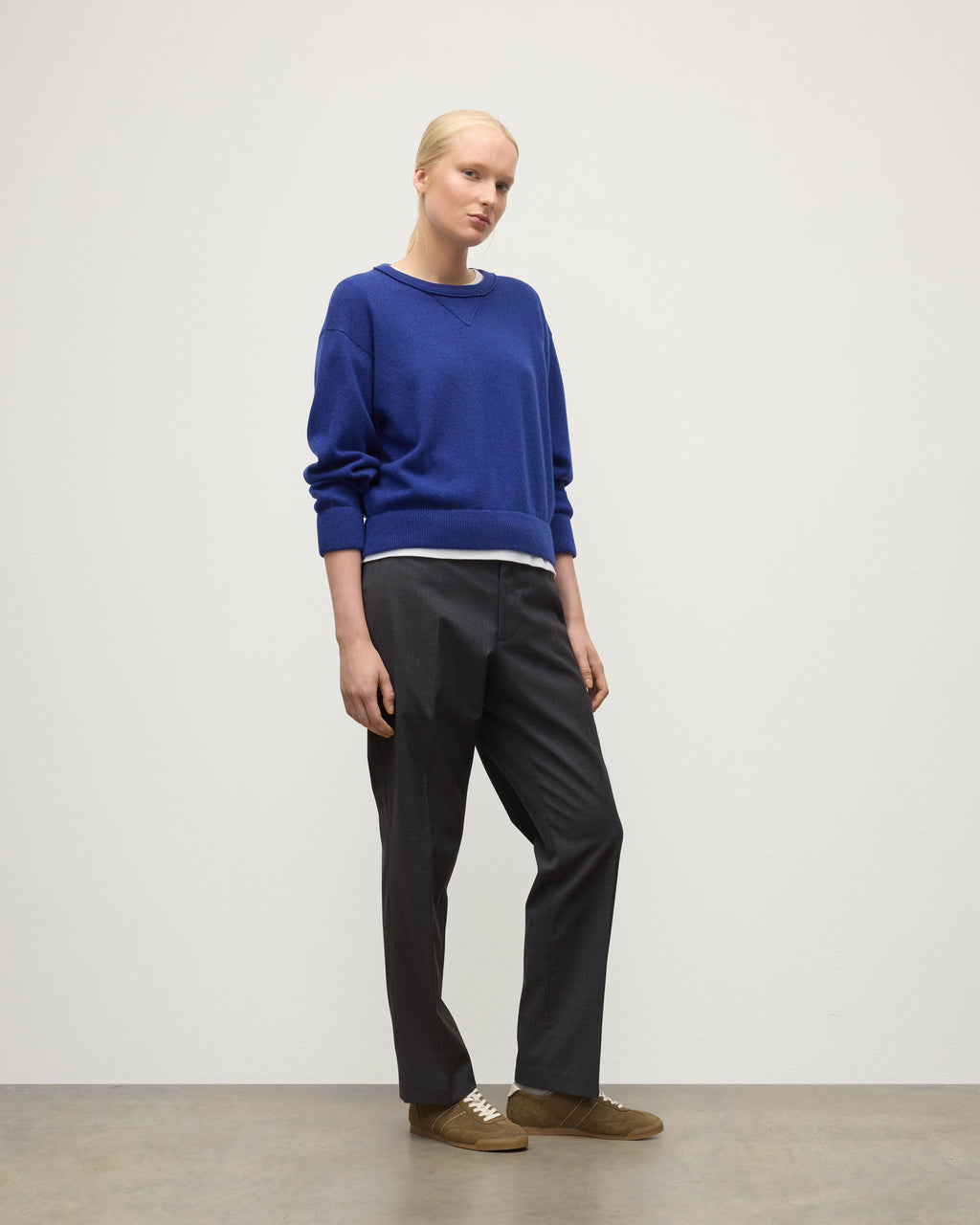 Johnstons of Elgin - Stella Blue Cashmere Sweatshirt