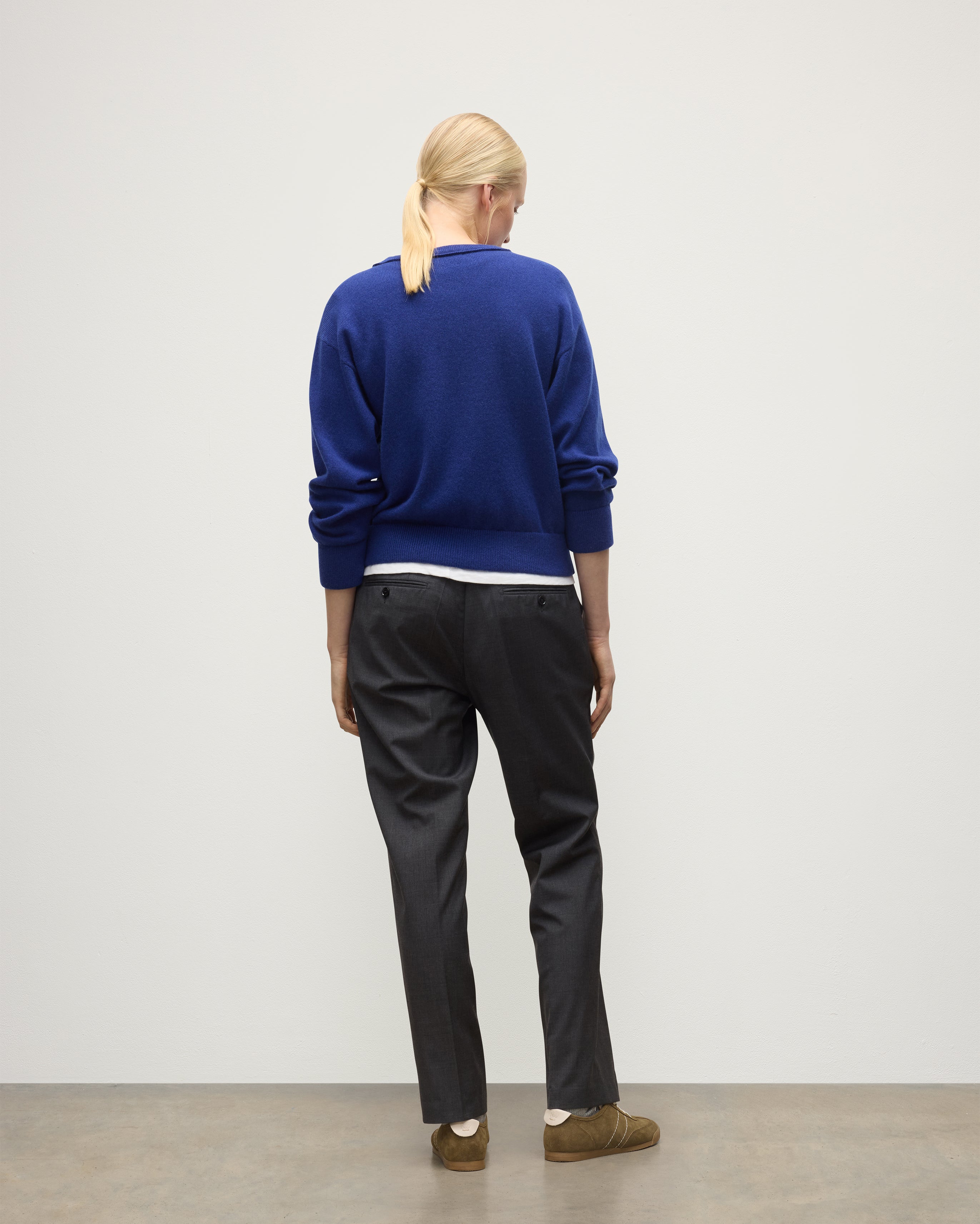 Johnstons of Elgin - Stella Blue Cashmere Sweatshirt