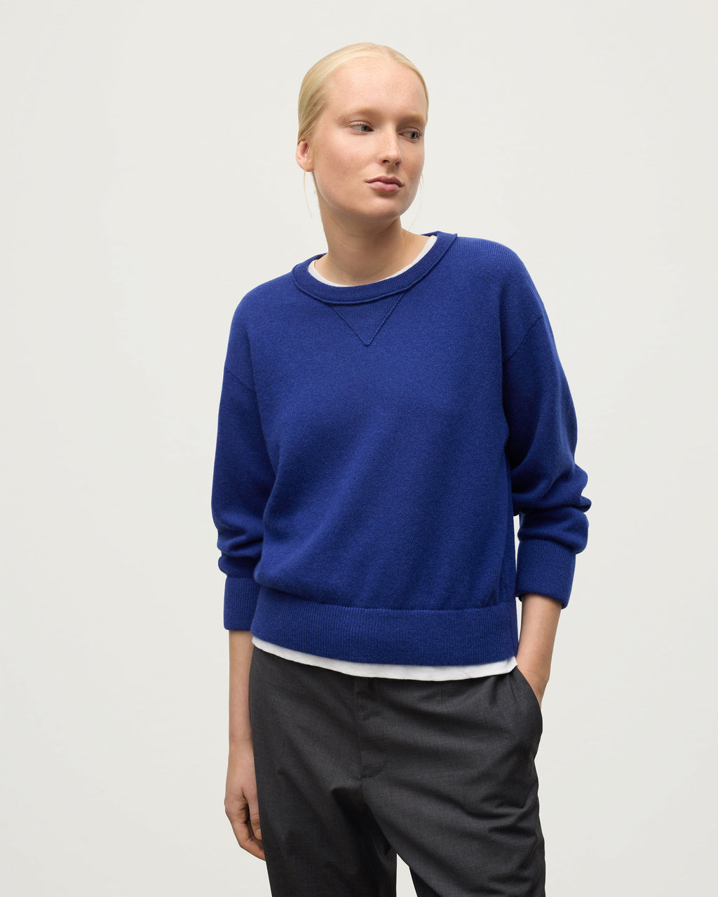 Johnstons of Elgin - Stella Blue Cashmere Sweatshirt