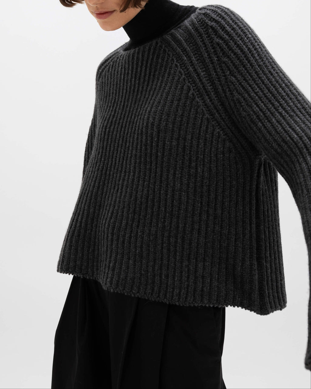 Johnstons of Elgin - Cropped Ribbed Charcoal Cashmere Jumper