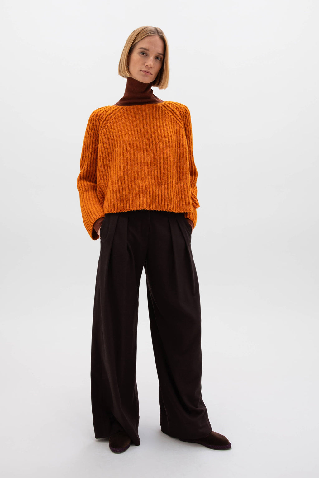 Johnstons of Elgin - Cropped Ribbed Orange Cashmere Jumper