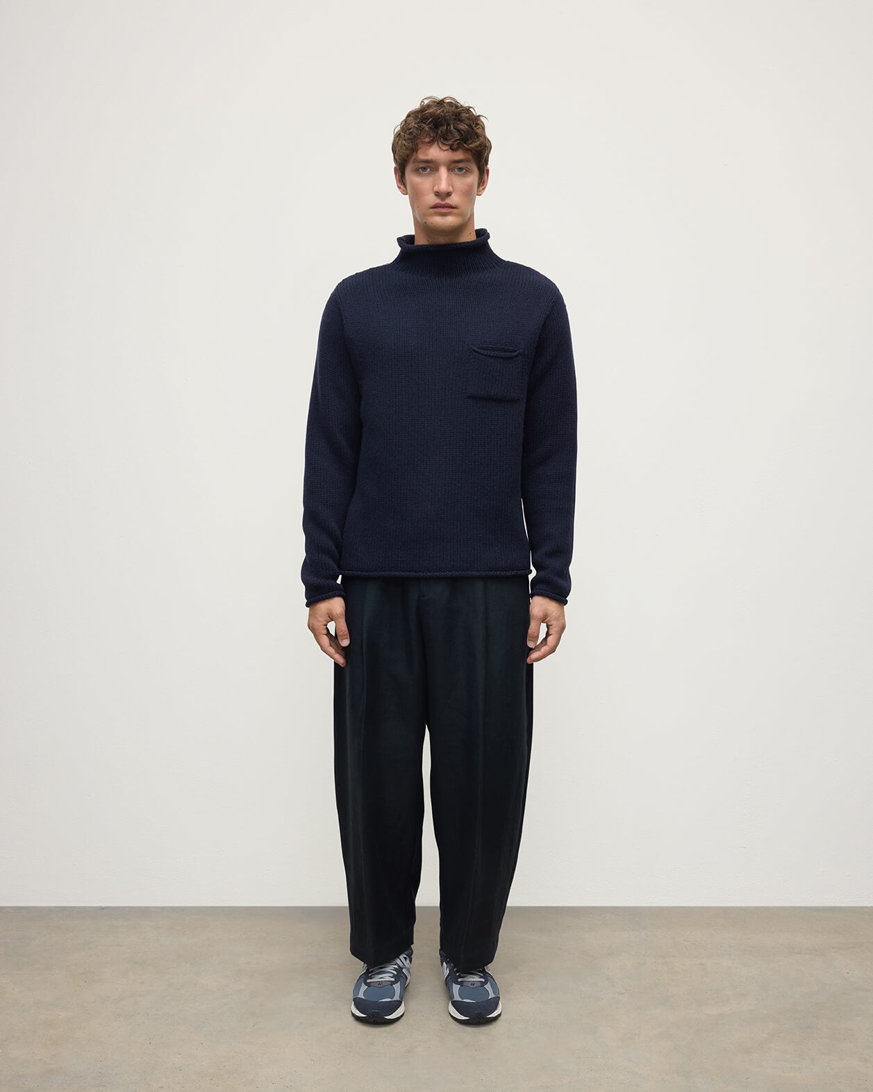Johnstons of Elgin - Dark Navy Cashmere Turtleneck Jumper