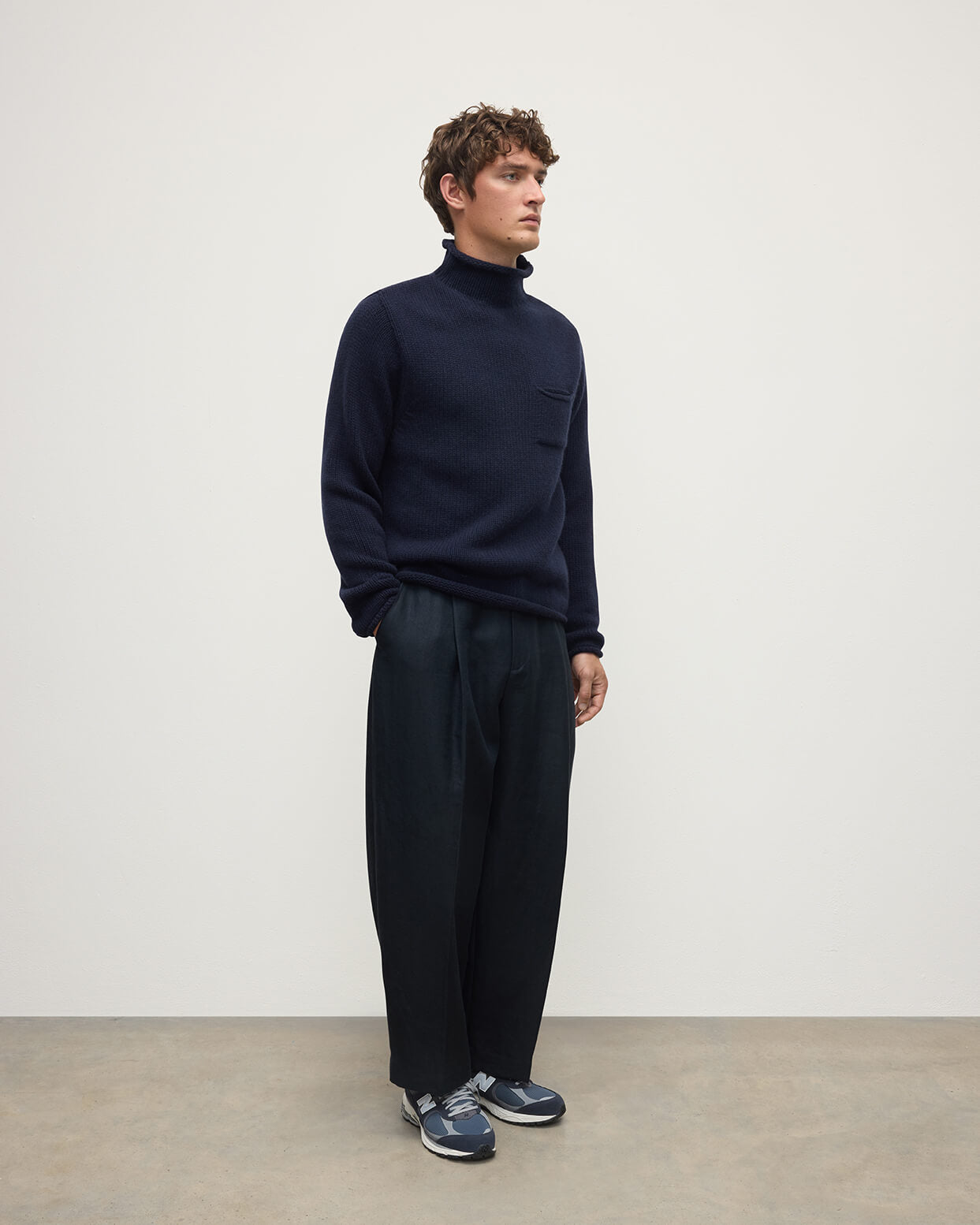 Johnstons of Elgin - Dark Navy Cashmere Turtleneck Jumper