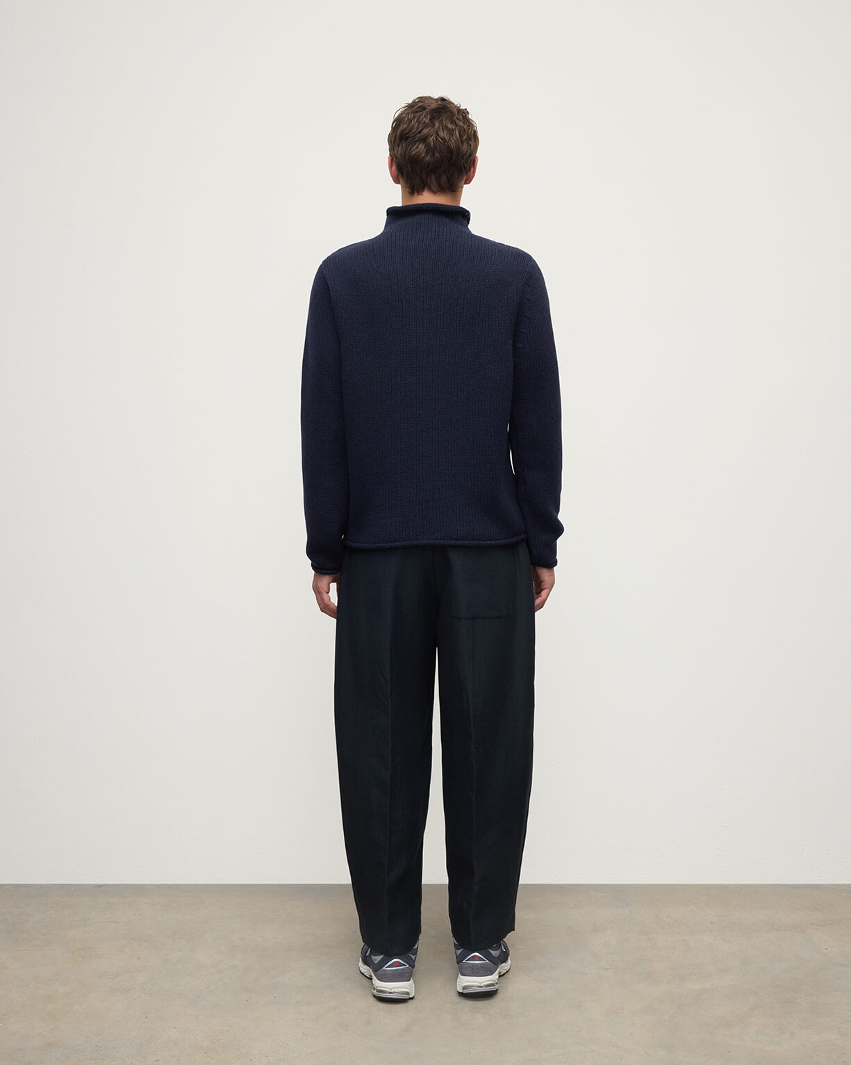 Johnstons of Elgin - Dark Navy Cashmere Turtleneck Jumper