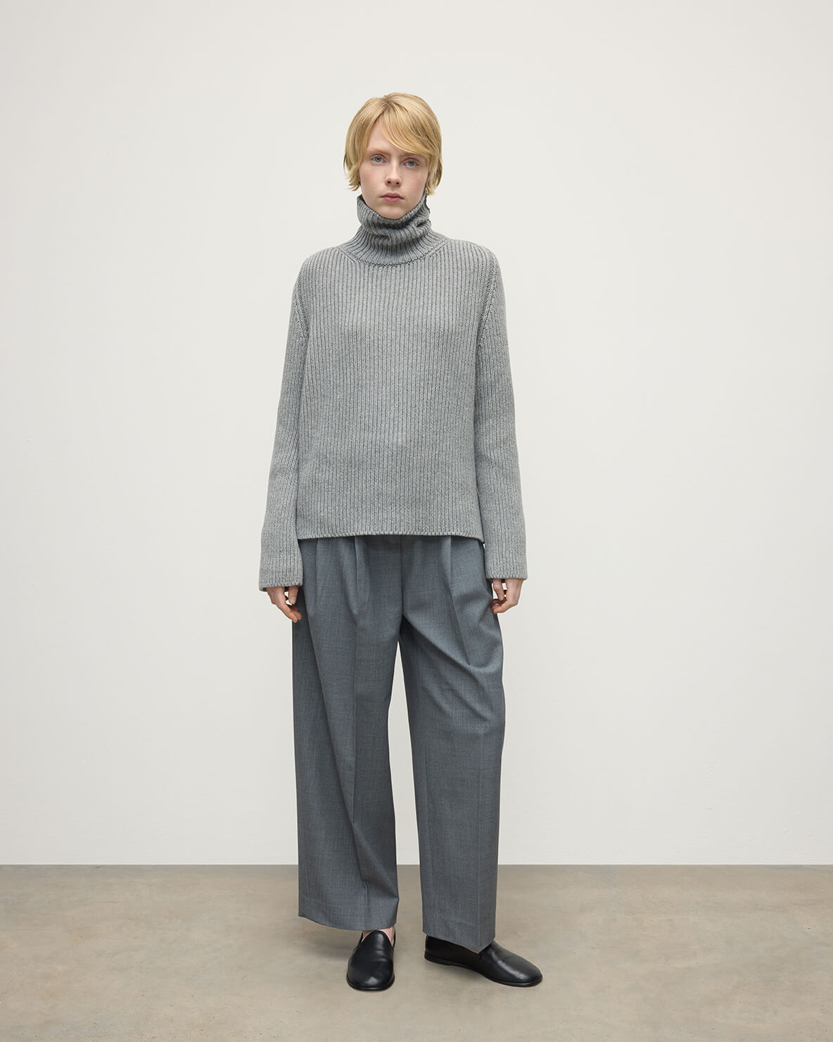 Johnstons of Elgin - Roll - Collar Light Grey Cashmere Jumper