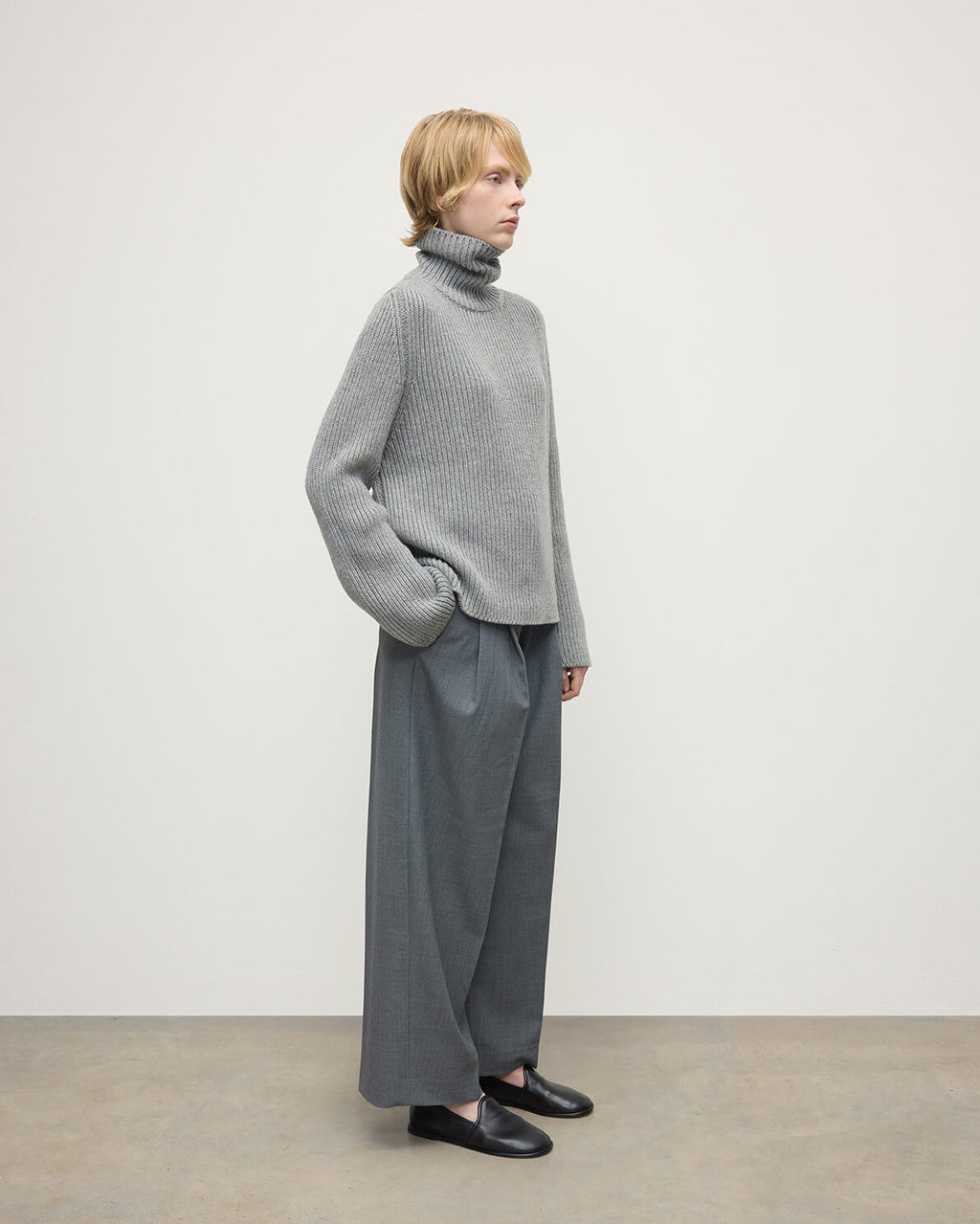Johnstons of Elgin - Roll - Collar Light Grey Cashmere Jumper
