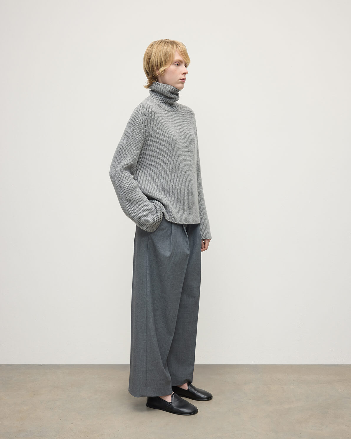 Johnstons of Elgin - Roll - Collar Light Grey Cashmere Jumper