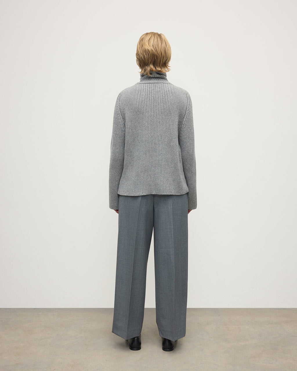 Johnstons of Elgin - Roll - Collar Light Grey Cashmere Jumper